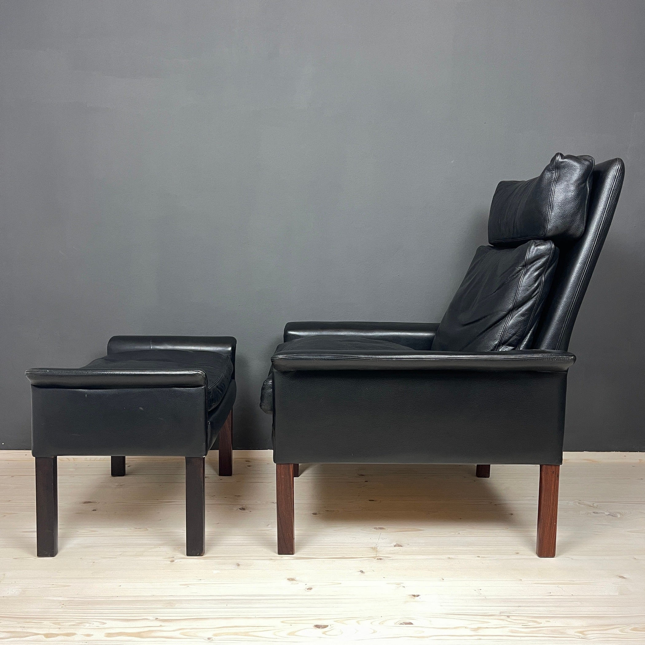 Set of Lounge Chair & Ottoman Mod. 500 attributed to Hans Olsen for Vatne Møbler, Denmark, 1960s