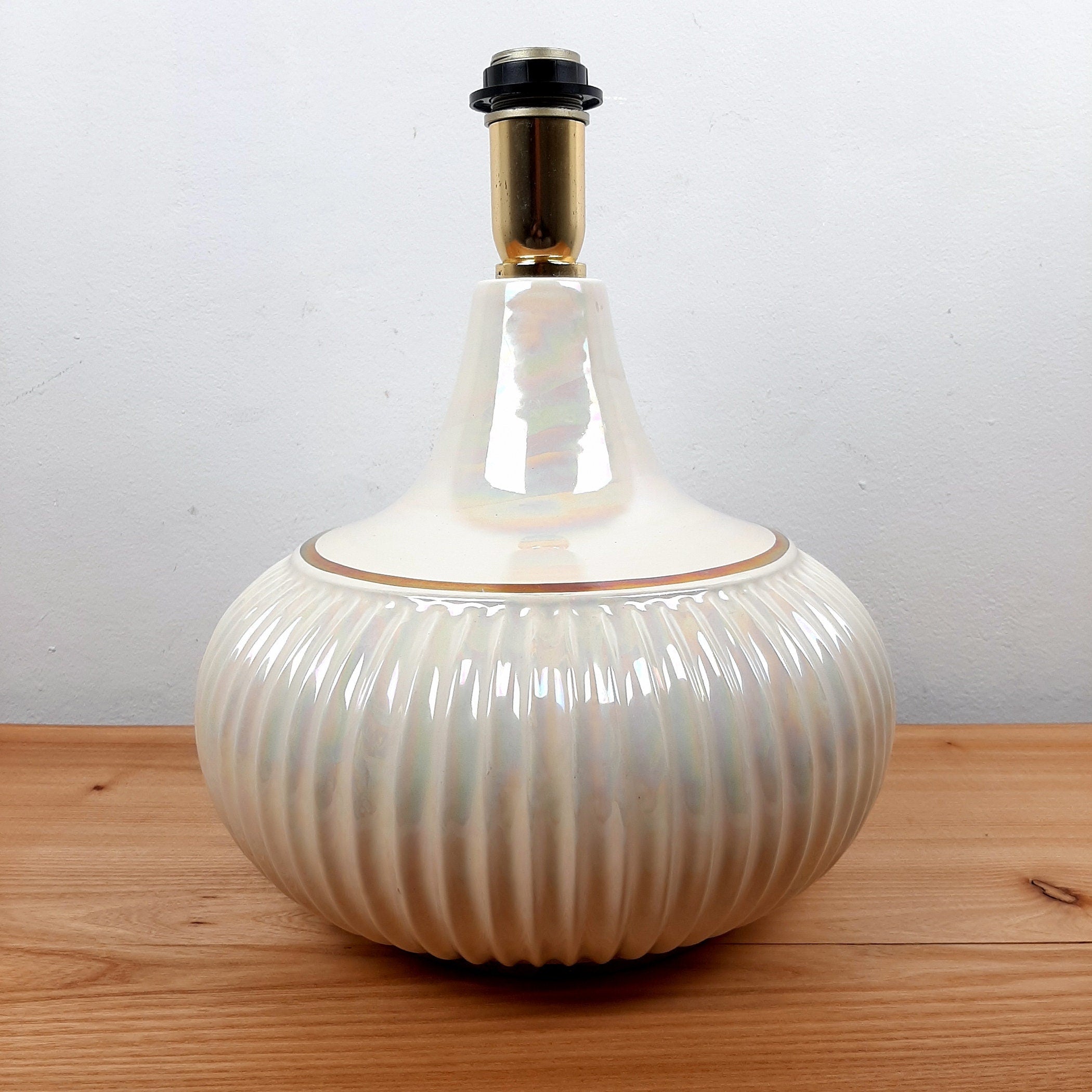 Retro nacre table lamp Jean Marie Italy 1970s Mid-century light