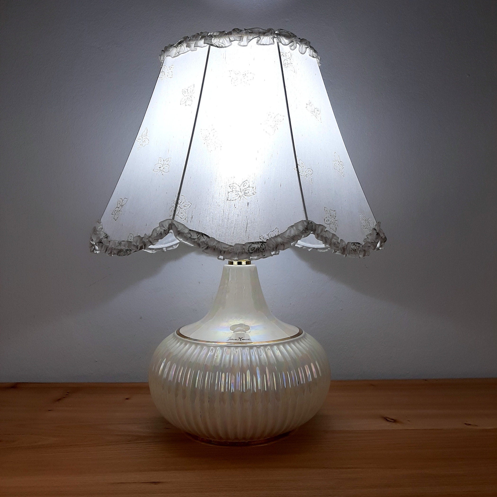 Retro nacre table lamp Jean Marie Italy 1970s Mid-century light