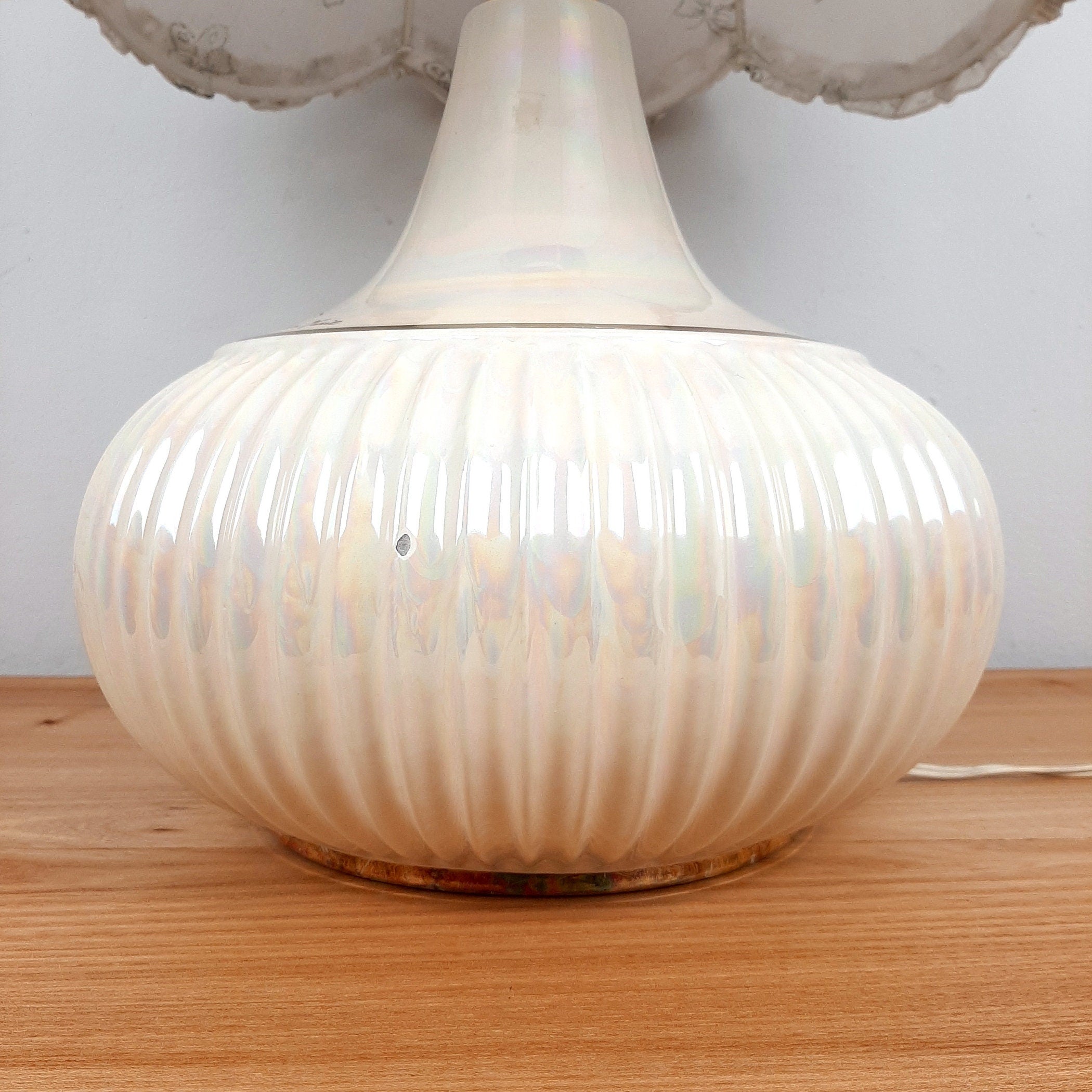 Retro nacre table lamp Jean Marie Italy 1970s Mid-century light