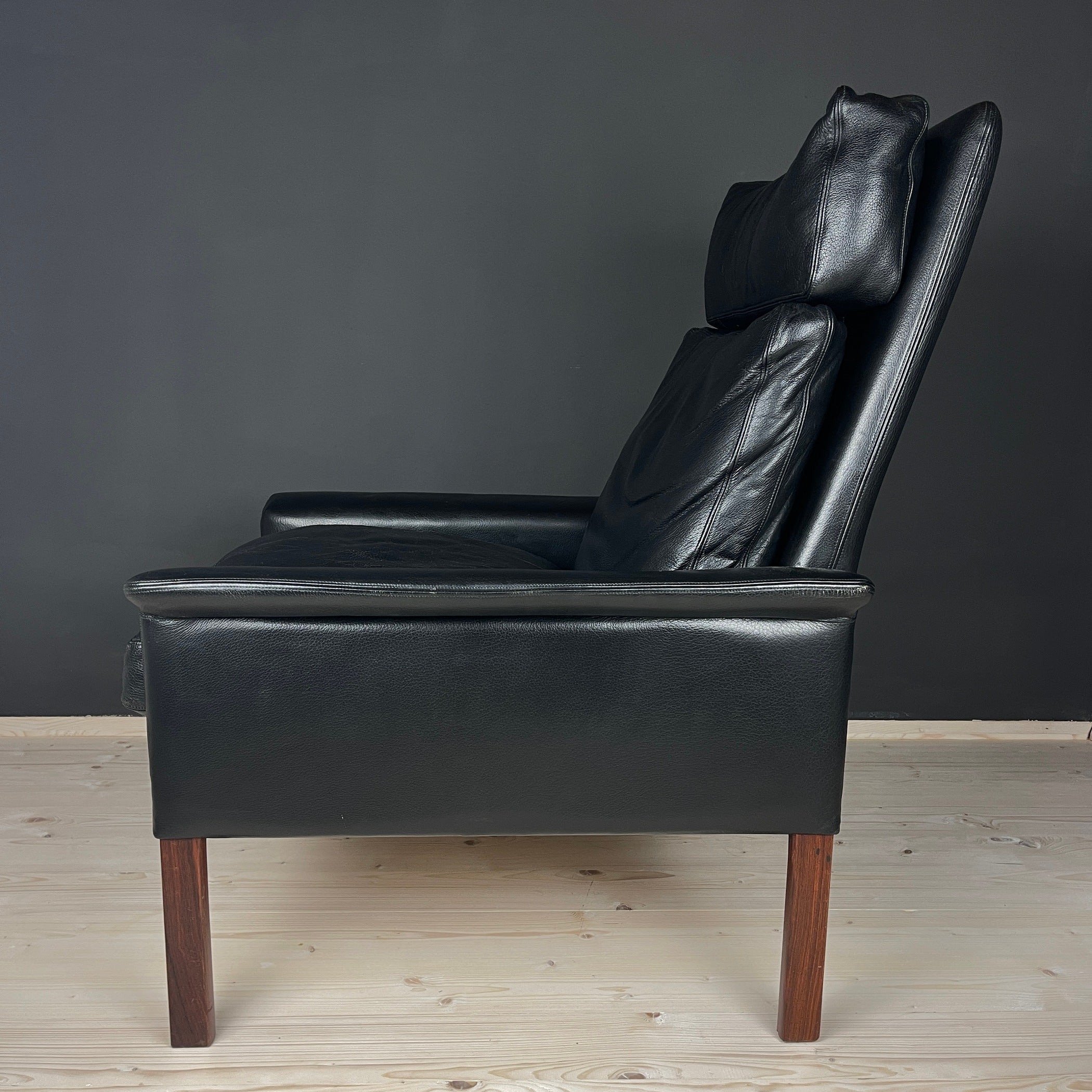 Set of Lounge Chair & Ottoman Mod. 500 attributed to Hans Olsen for Vatne Møbler, Denmark, 1960s