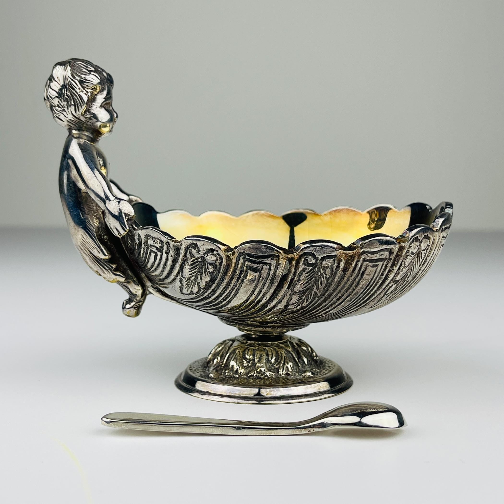 Vintage Silver-Plated Caviar Server with Spoon - Royal Family Sheffield Italy