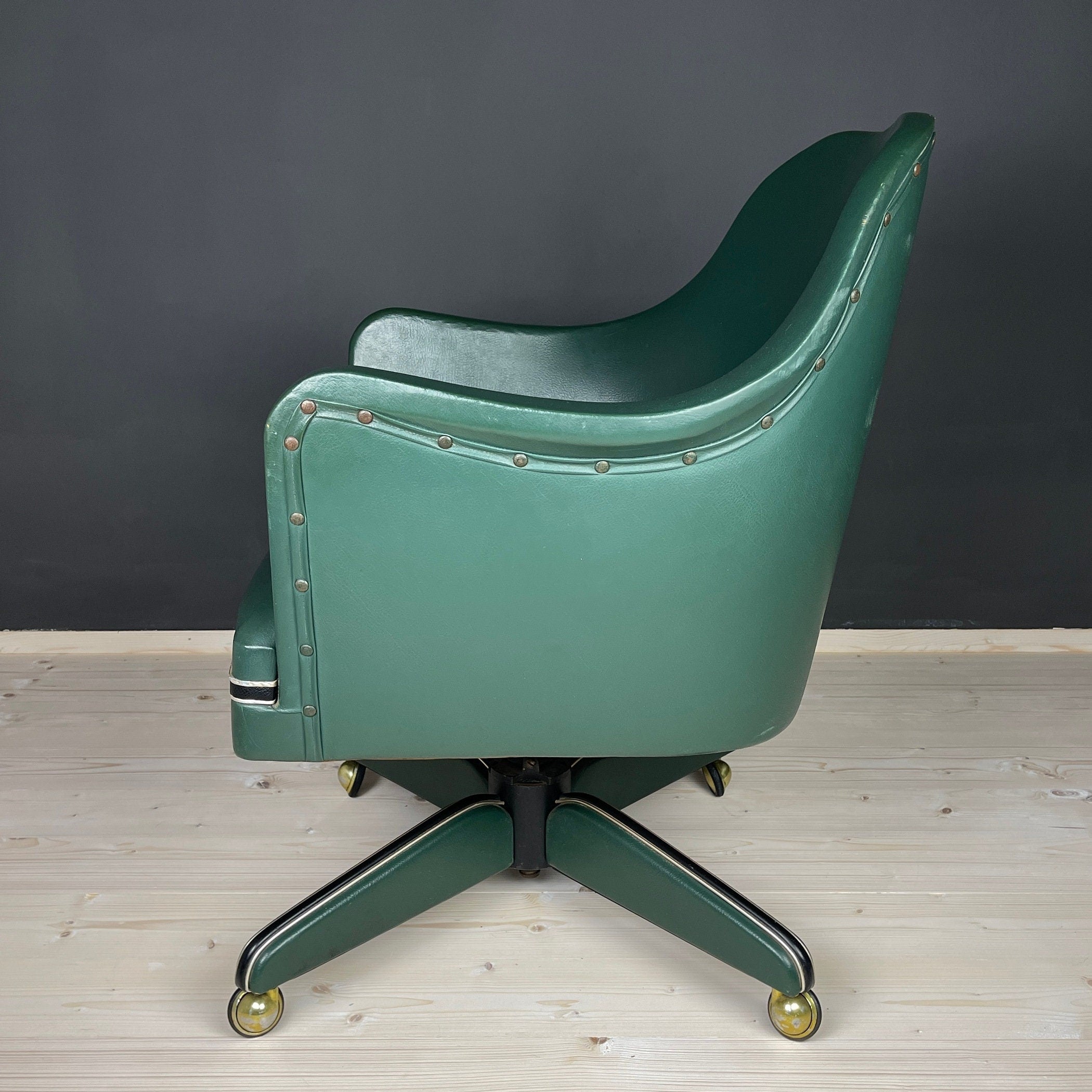 Mid-century swivel green office chair by Umberto Mascagni Italy 1950s Modernist Italian Loft Office