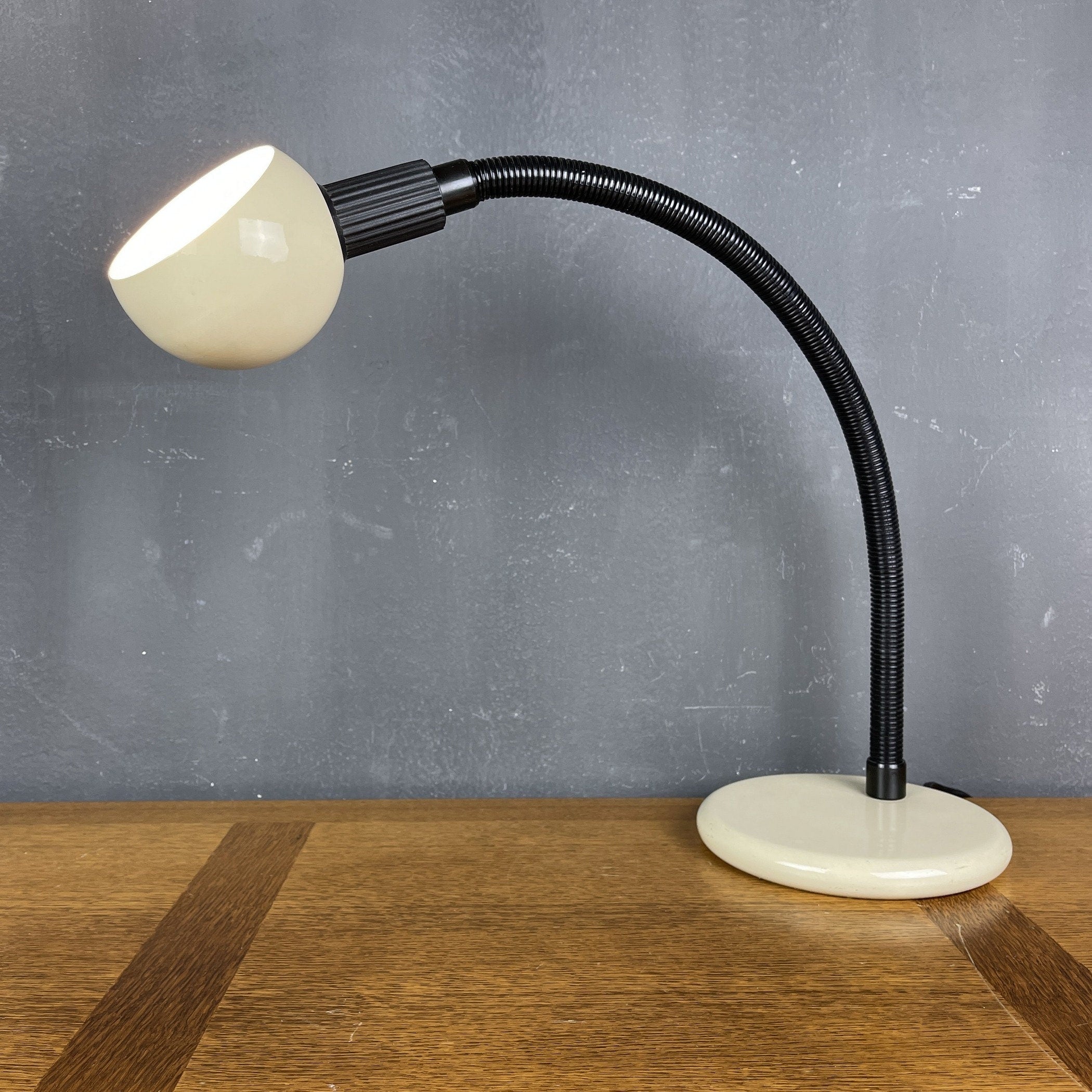 Retro beige desk lamp Italy 1980s Goose table lamp