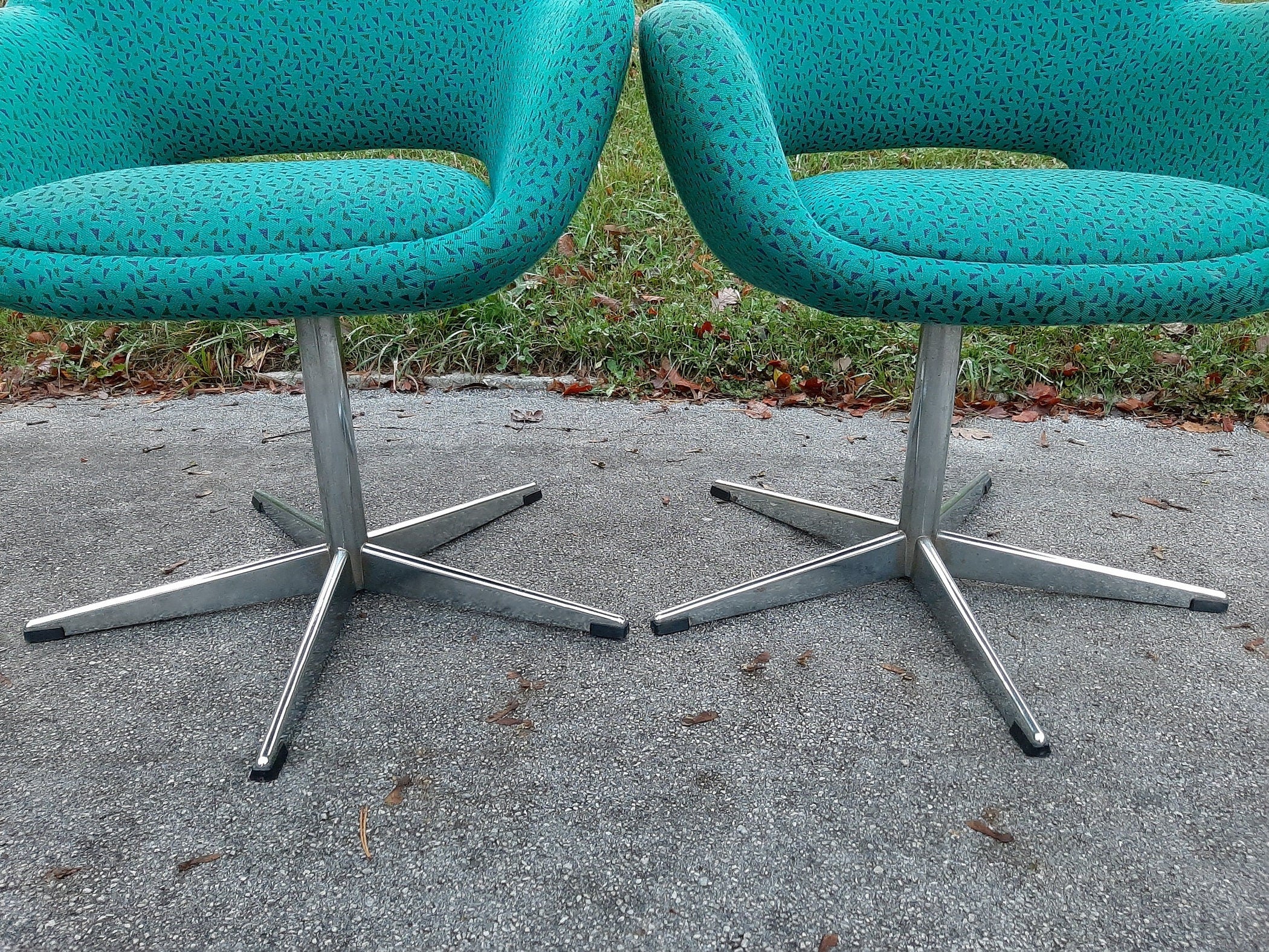 Vintage Mid-Century Modern Swivel Chair: Stol Kamnik, Yugoslavia