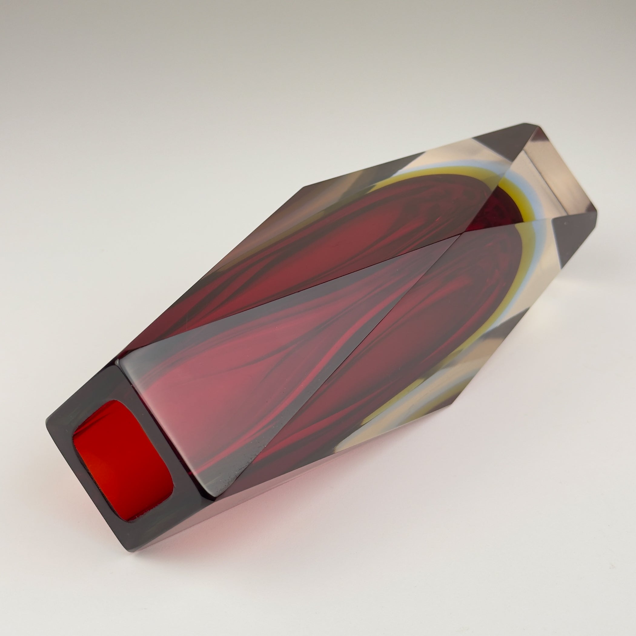 Sommerso red Murano glass vase, style Flavio Poli, Italy 1970s