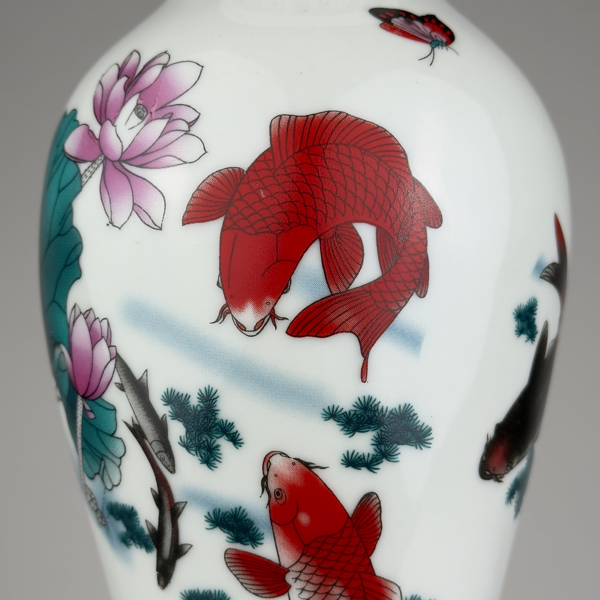Vintage Chinese Export Porcelain Vase, Chine, 20th century