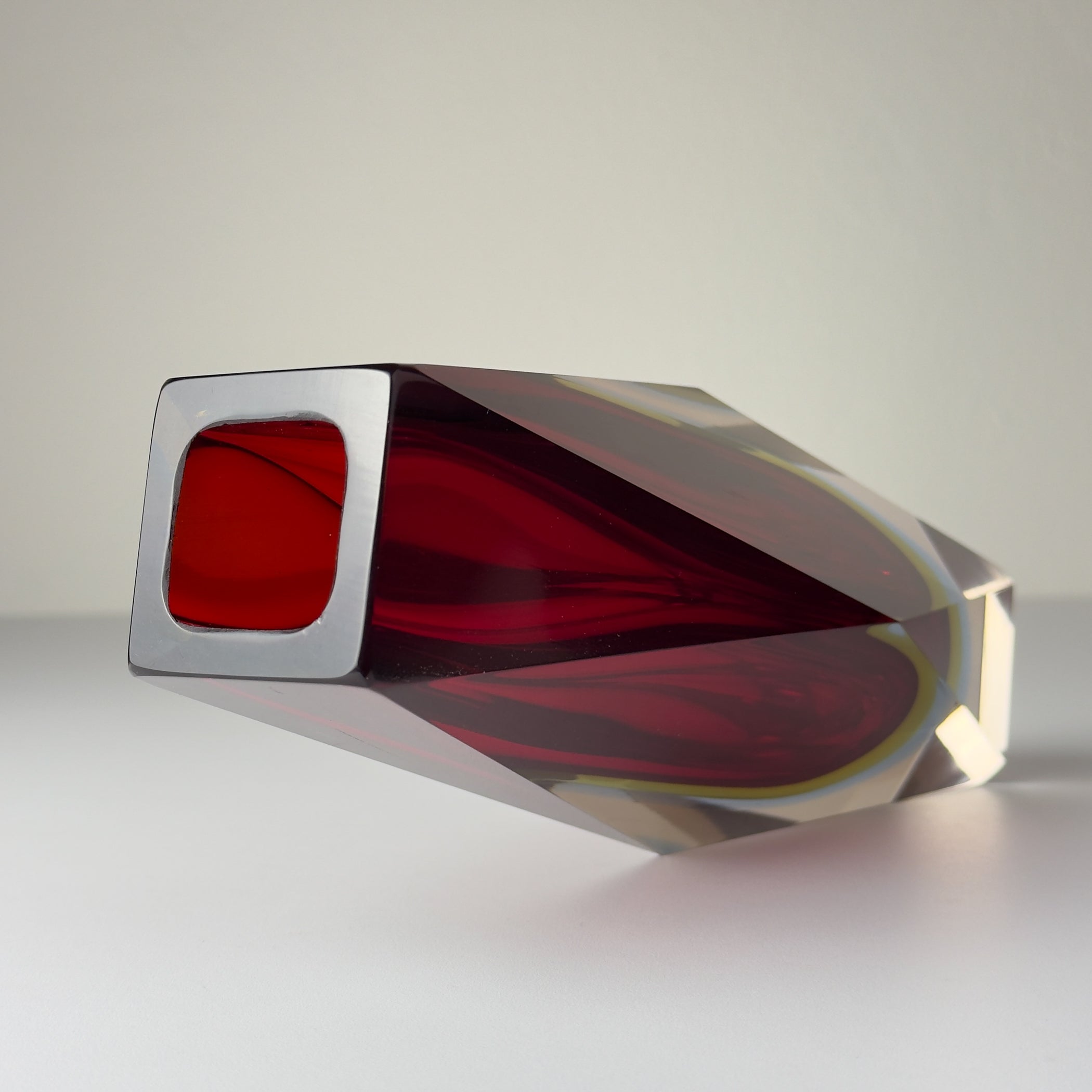 Sommerso red Murano glass vase, style Flavio Poli, Italy 1970s