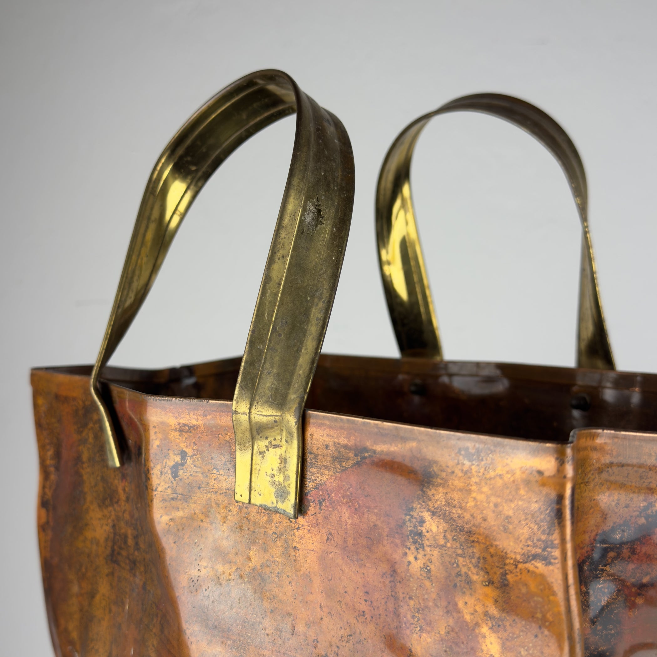 Vintage Copper Magazine Rack "Shopper Bag" with Brass Handles, Italy 1970s