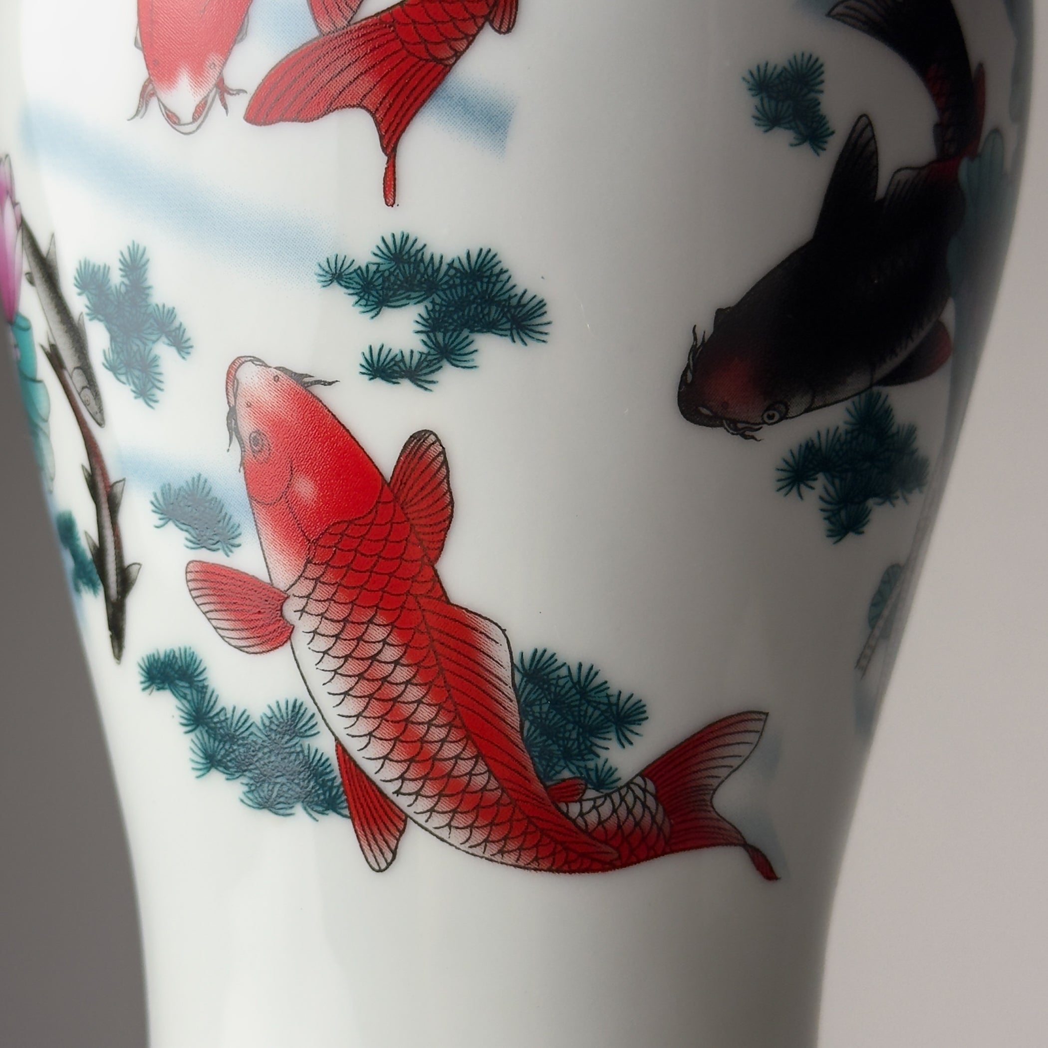 Vintage Chinese Export Porcelain Vase, Chine, 20th century
