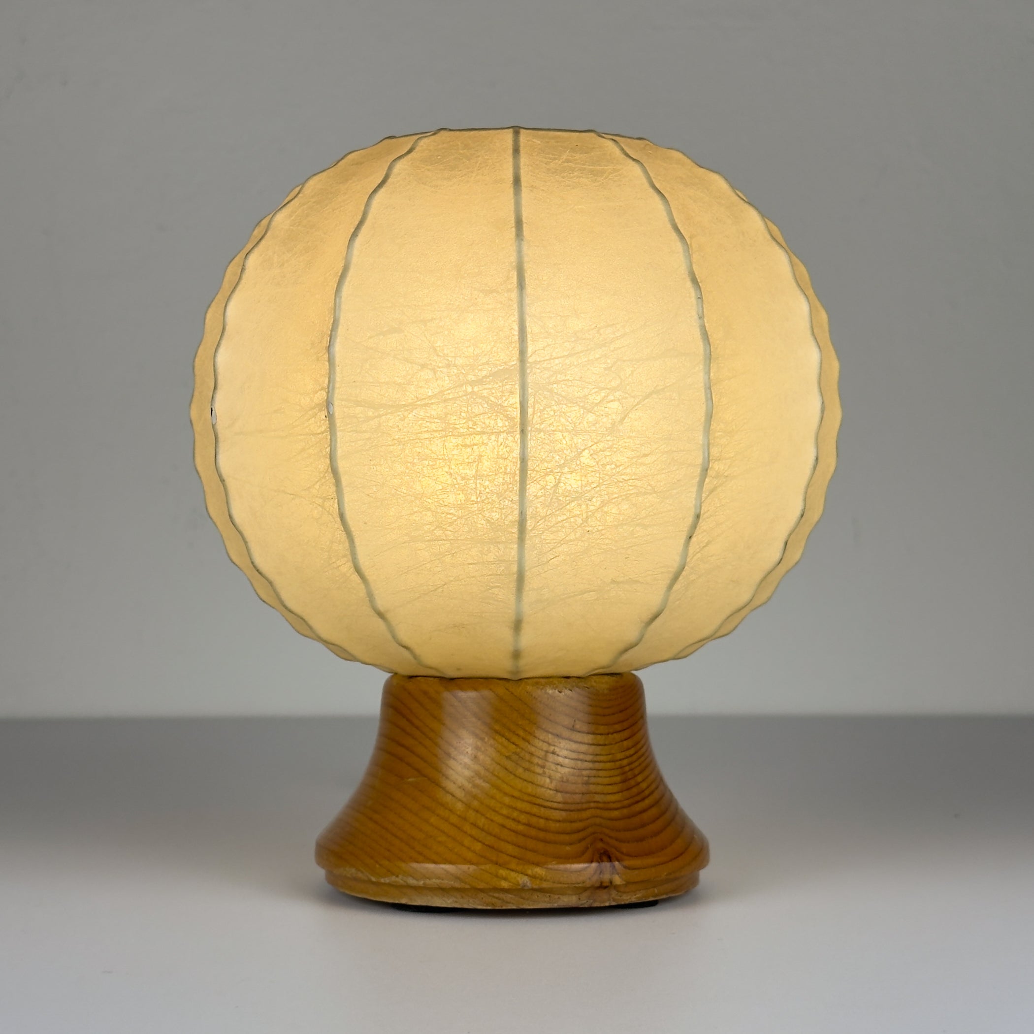 Mid-century table lamp Cocoon, Italy 1960s