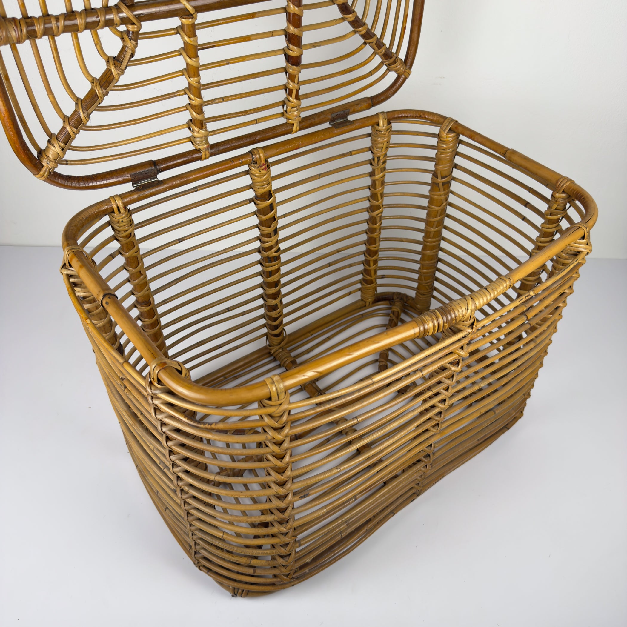 Vintage rattan basket, Italy 1960s