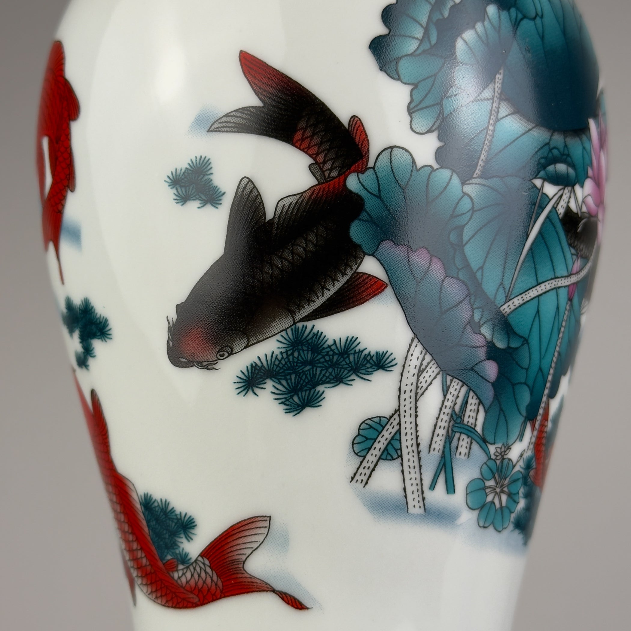 Vintage Chinese Export Porcelain Vase, Chine, 20th century