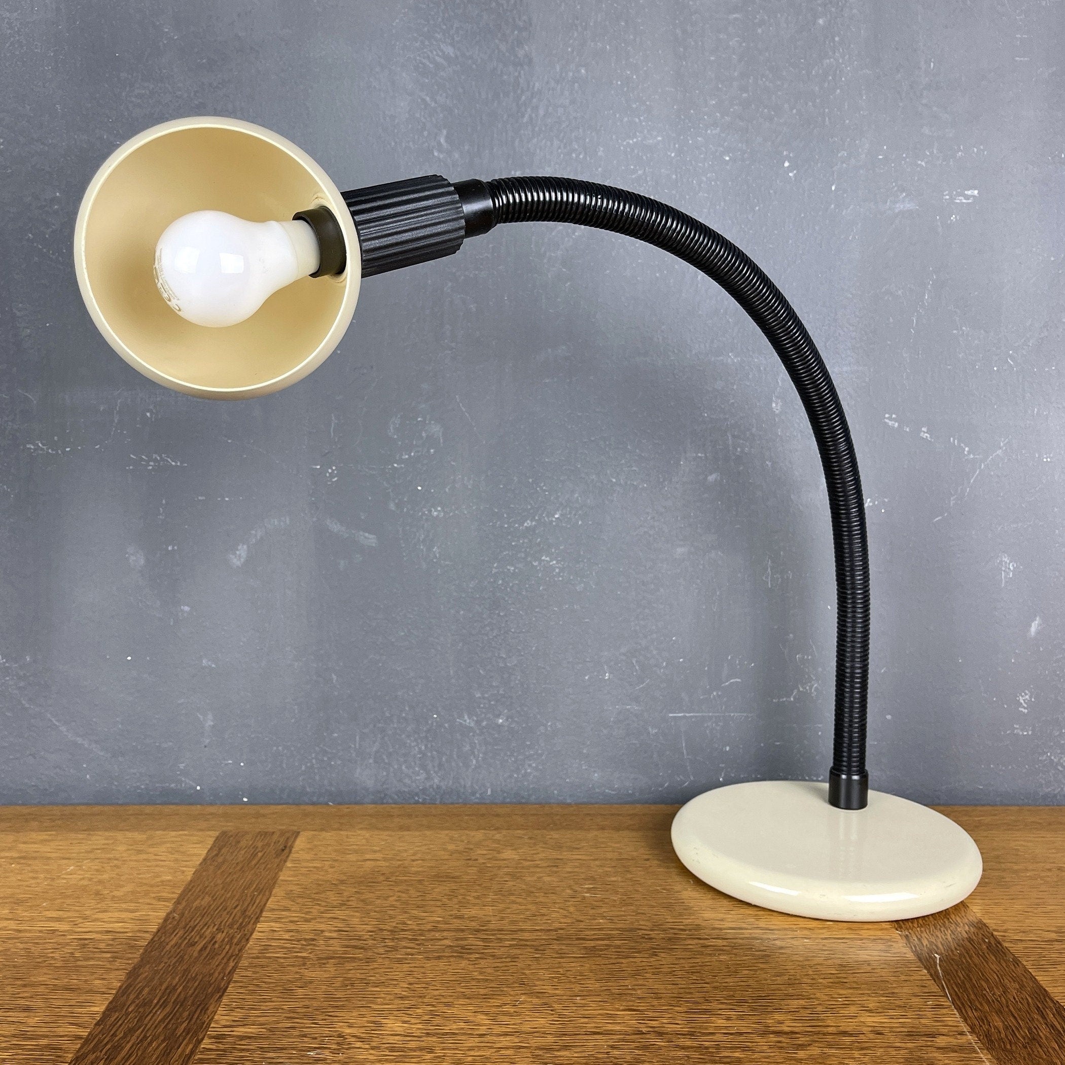 Retro beige desk lamp Italy 1980s Goose table lamp