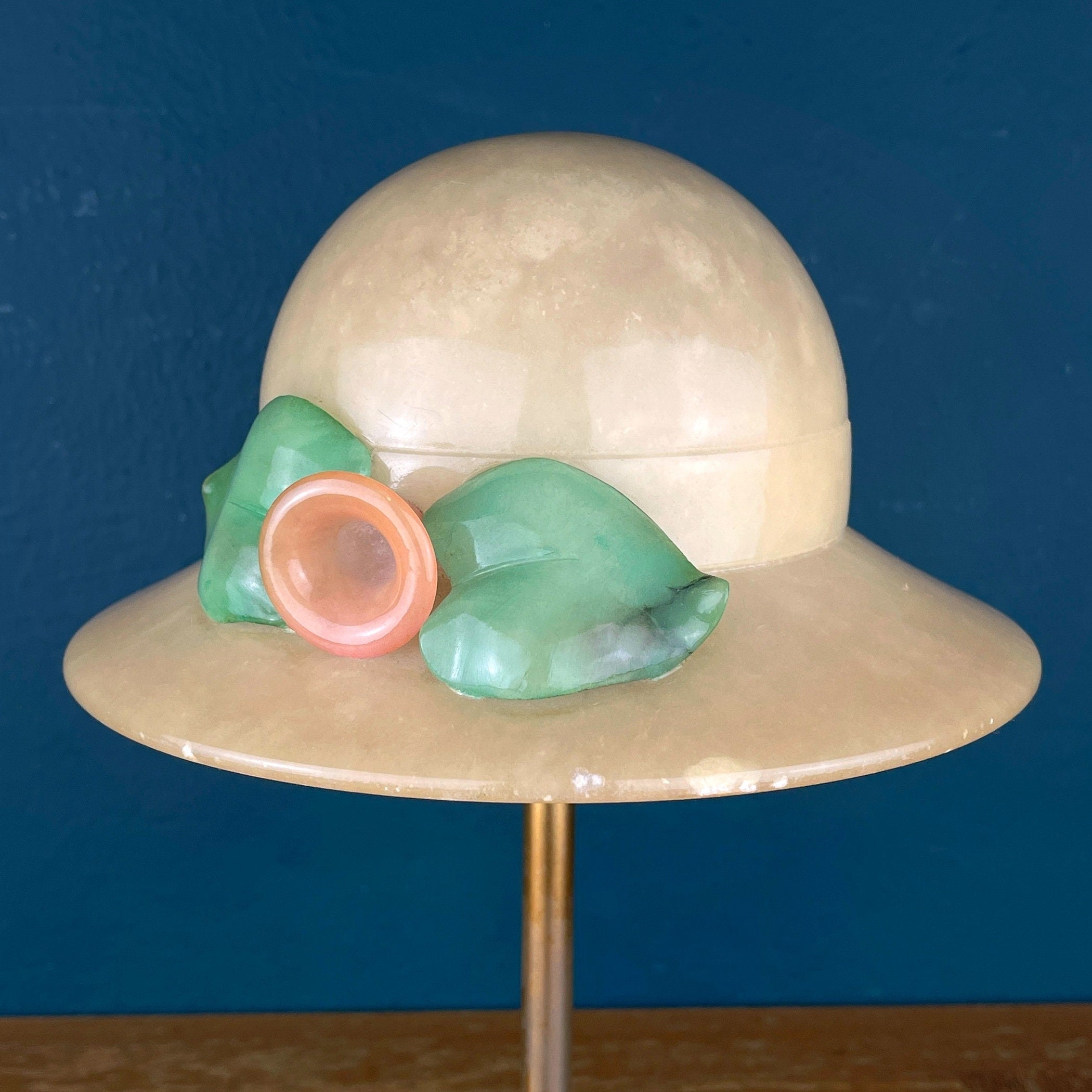 Vintage Alabaster Lady Hat Table Lamp - 1970s Italian Lighting