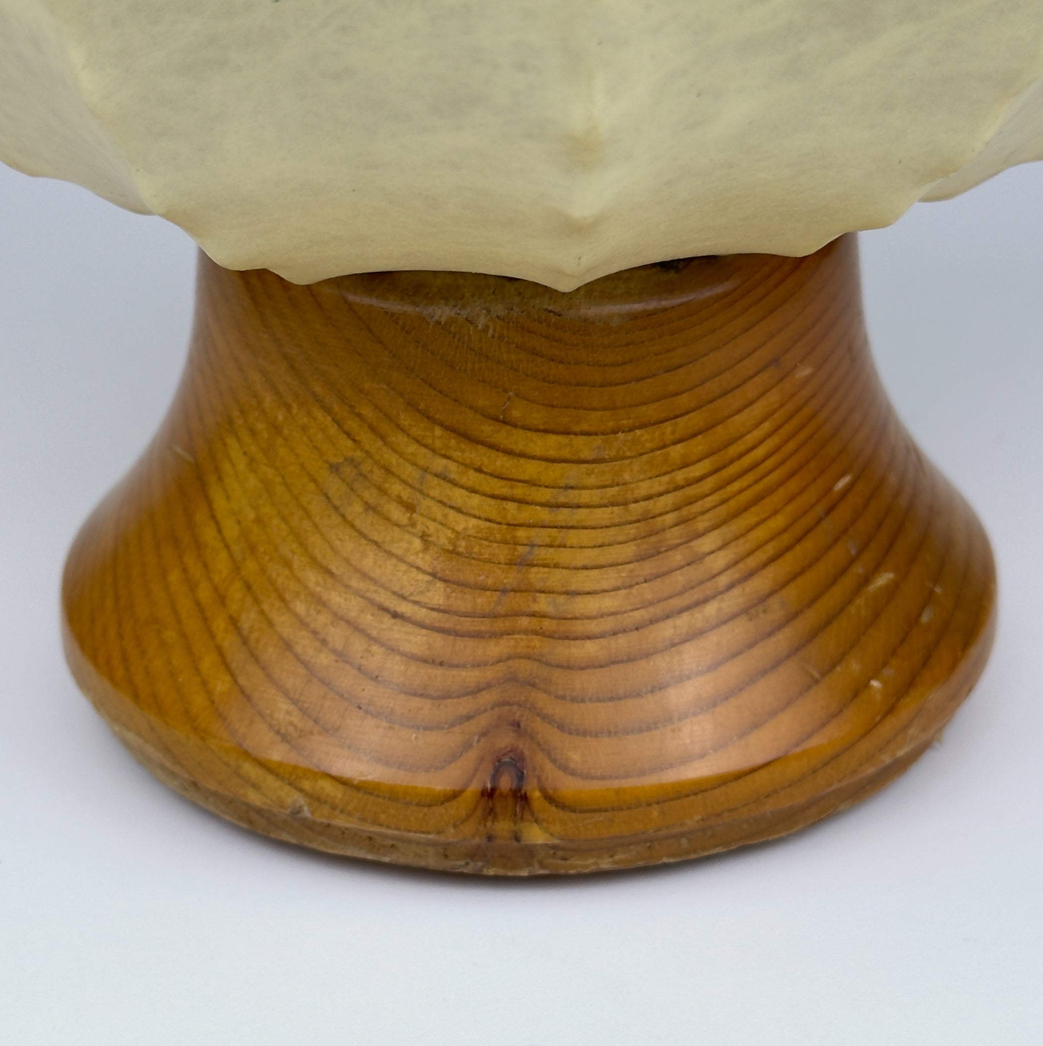 Mid-century table lamp Cocoon, Italy 1960s