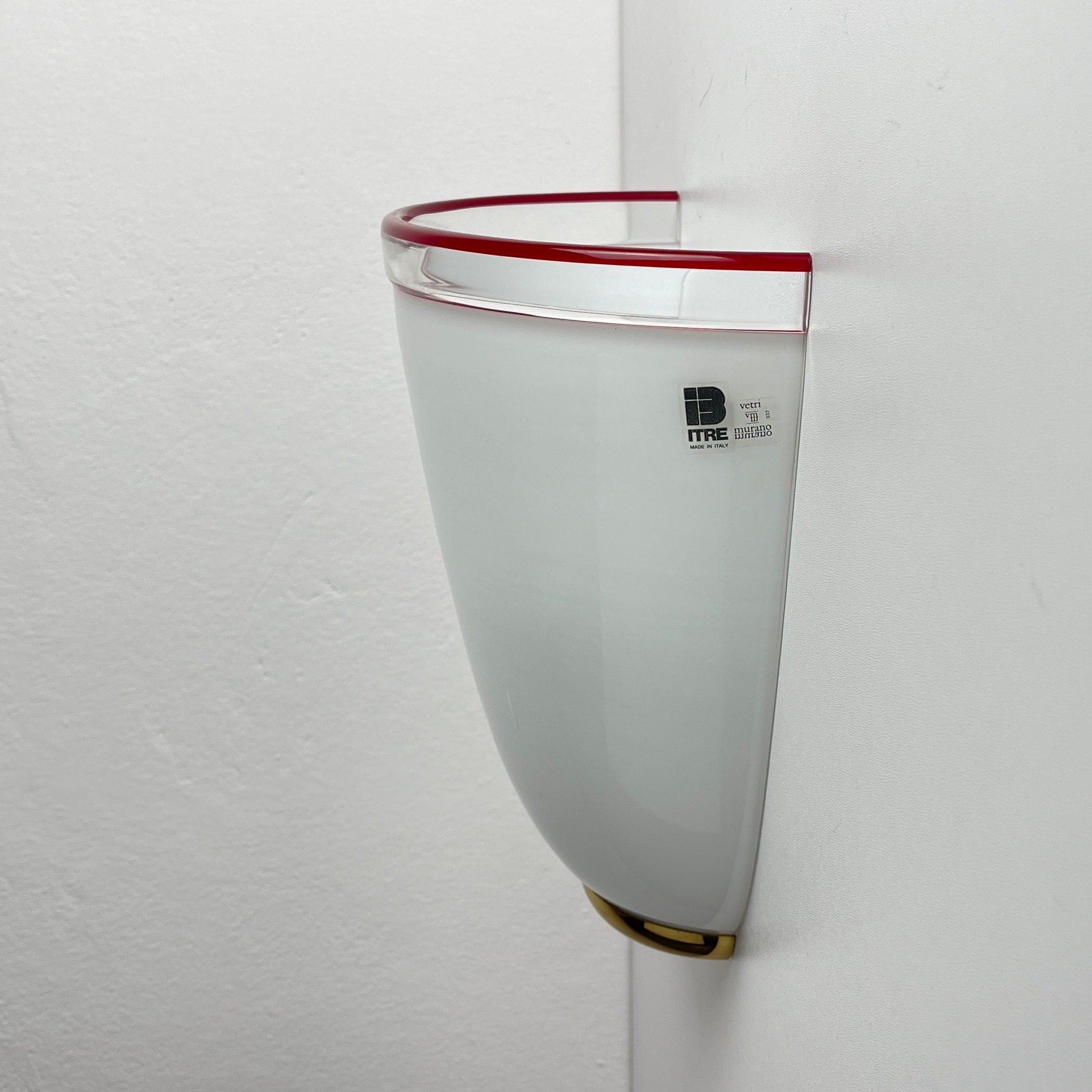 Vintage white and red murano wall lamp by ITRE, Italy 1980s MCM murano sconce