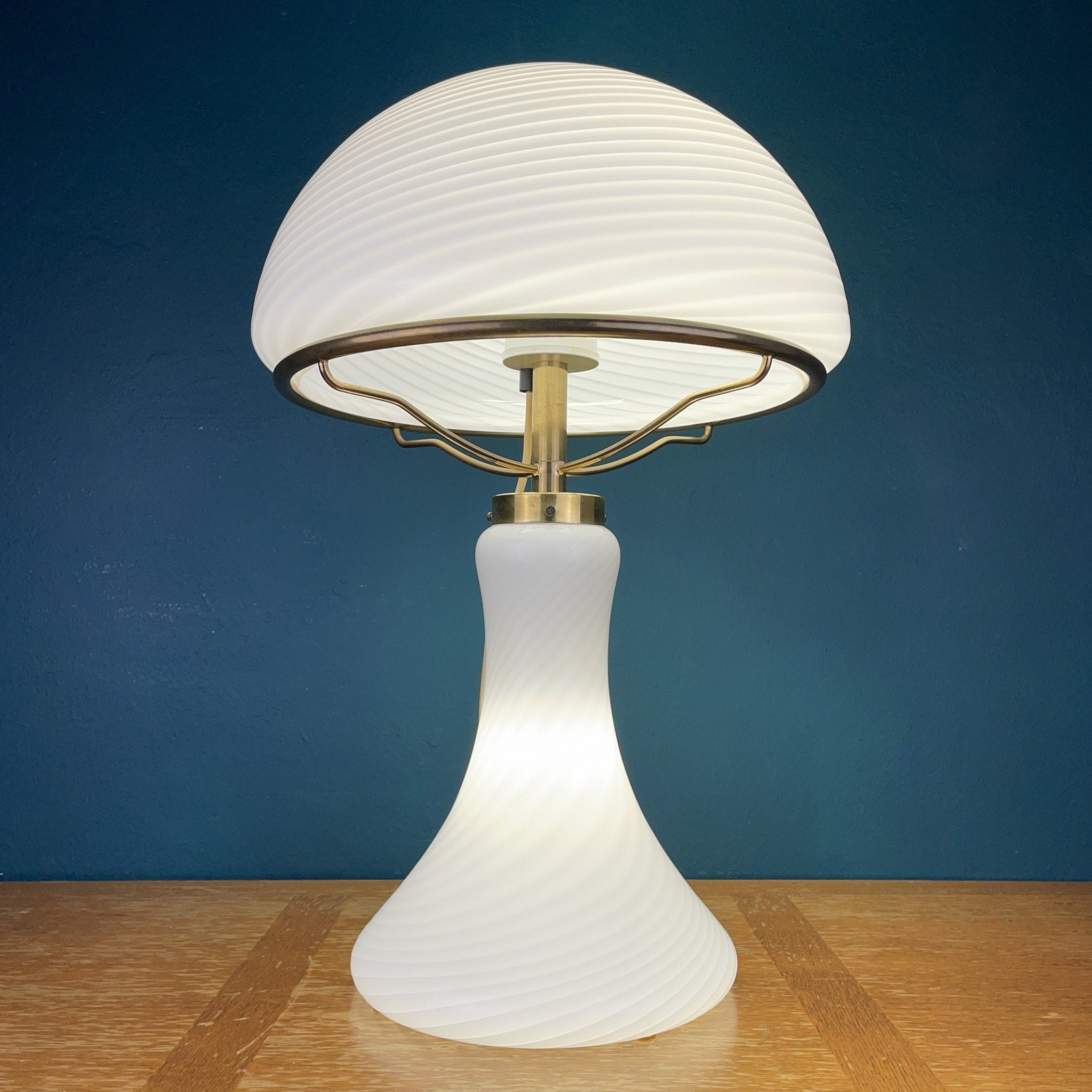 Large classic swirl Murano table lamp Mushroom Italy 1970s Mid-century italian modern