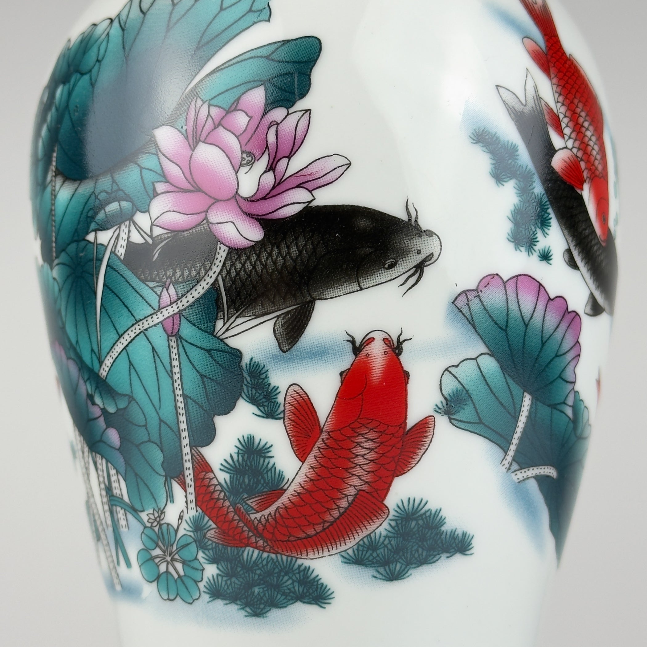 Vintage Chinese Export Porcelain Vase, Chine, 20th century
