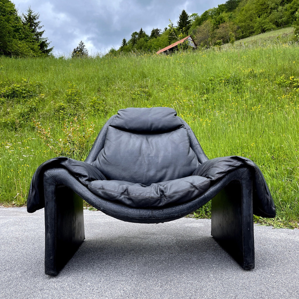 P60 lounge black chair by Vittorio Introini for Saporiti Italy 1960s