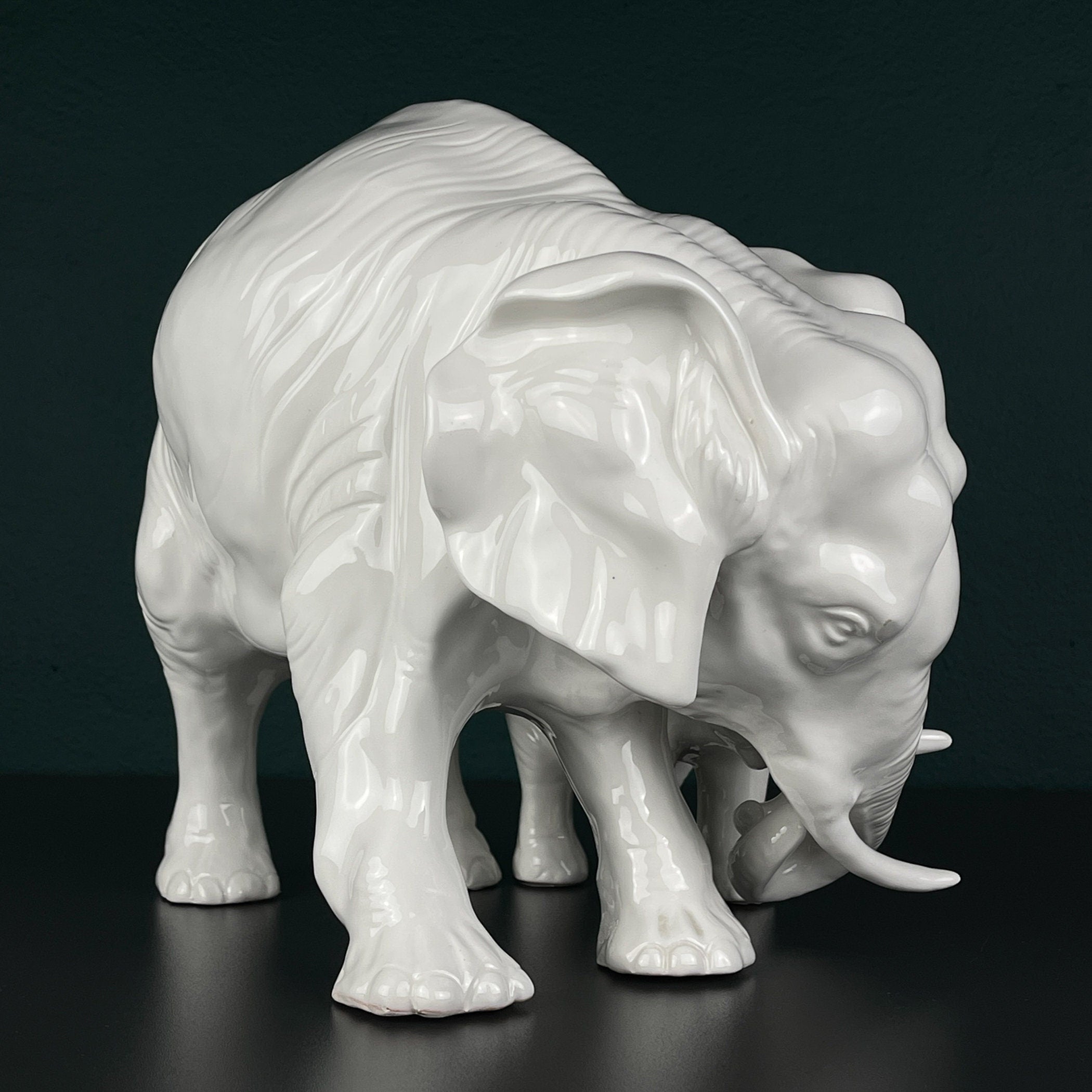 White porcelain figurine Elephant and baby by Artepiu ESTE, Italy 1990s, Vintage home decor