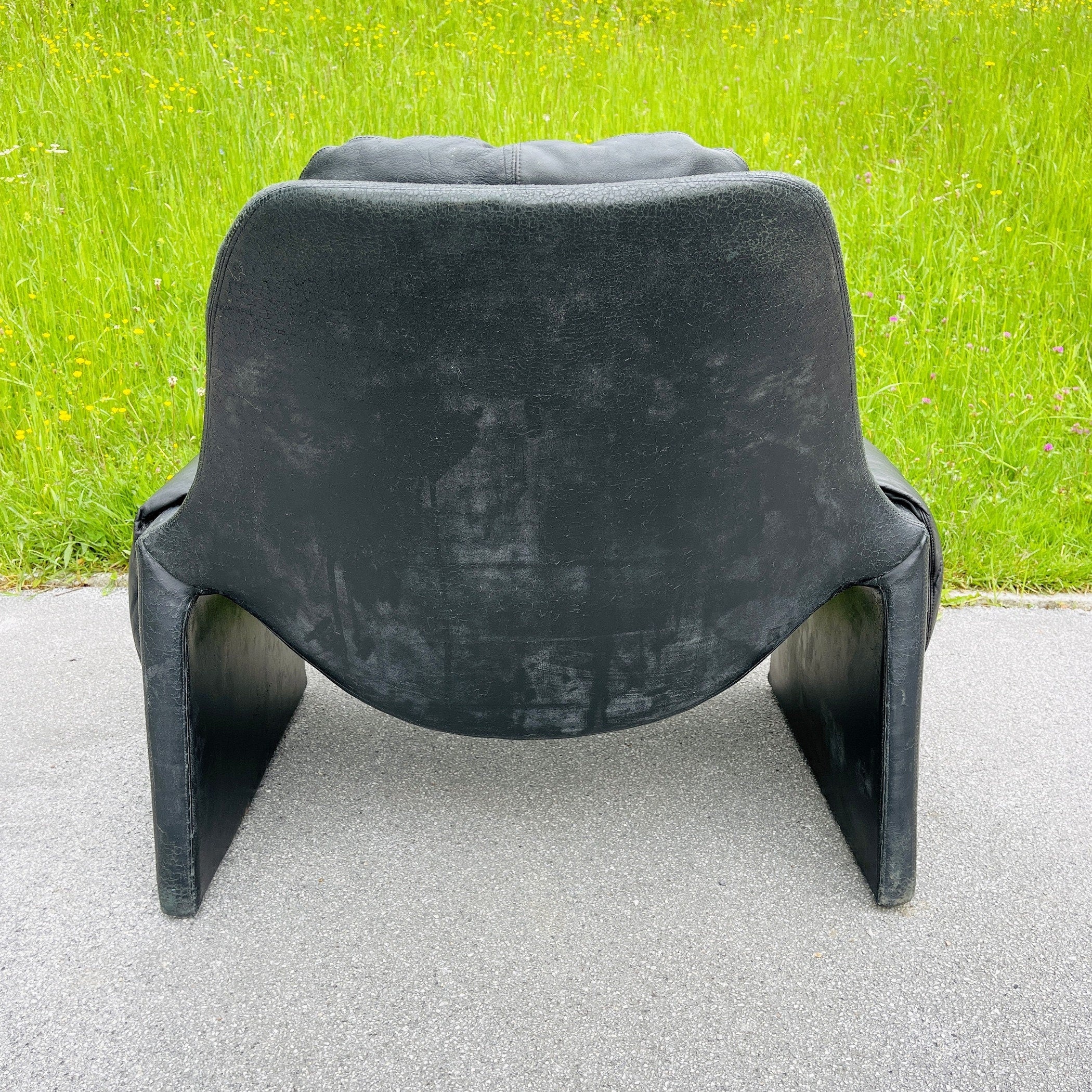 P60 lounge black chair by Vittorio Introini for Saporiti Italy 1960s