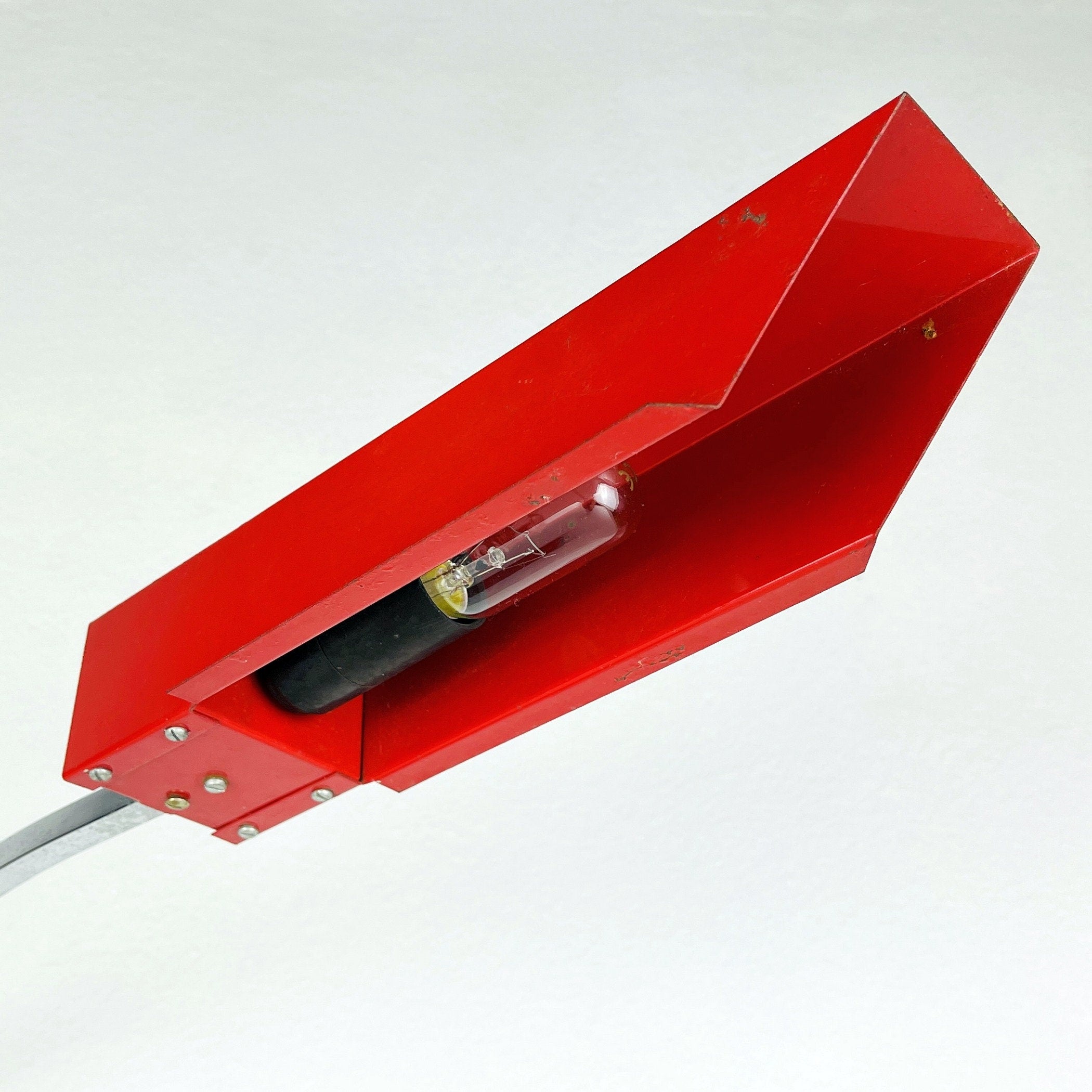 Vintage Red Metal Desk Lamp: Mid-Century Modern Office Lighting