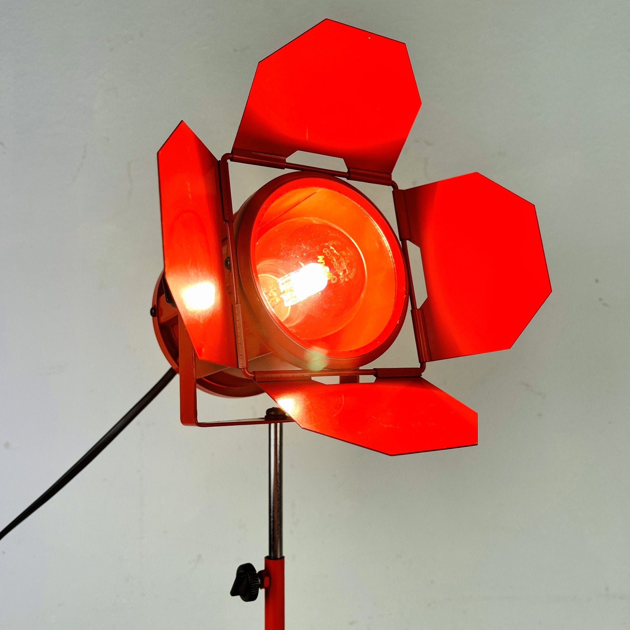 Retro adjustable spotlight table lamp Italy 1980s Mid-century lighting