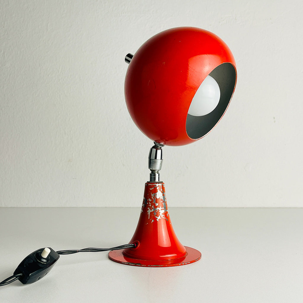 Vintage red metal desk lamp Eyeball Italy 1970s, Mid-century modern, Space Age design