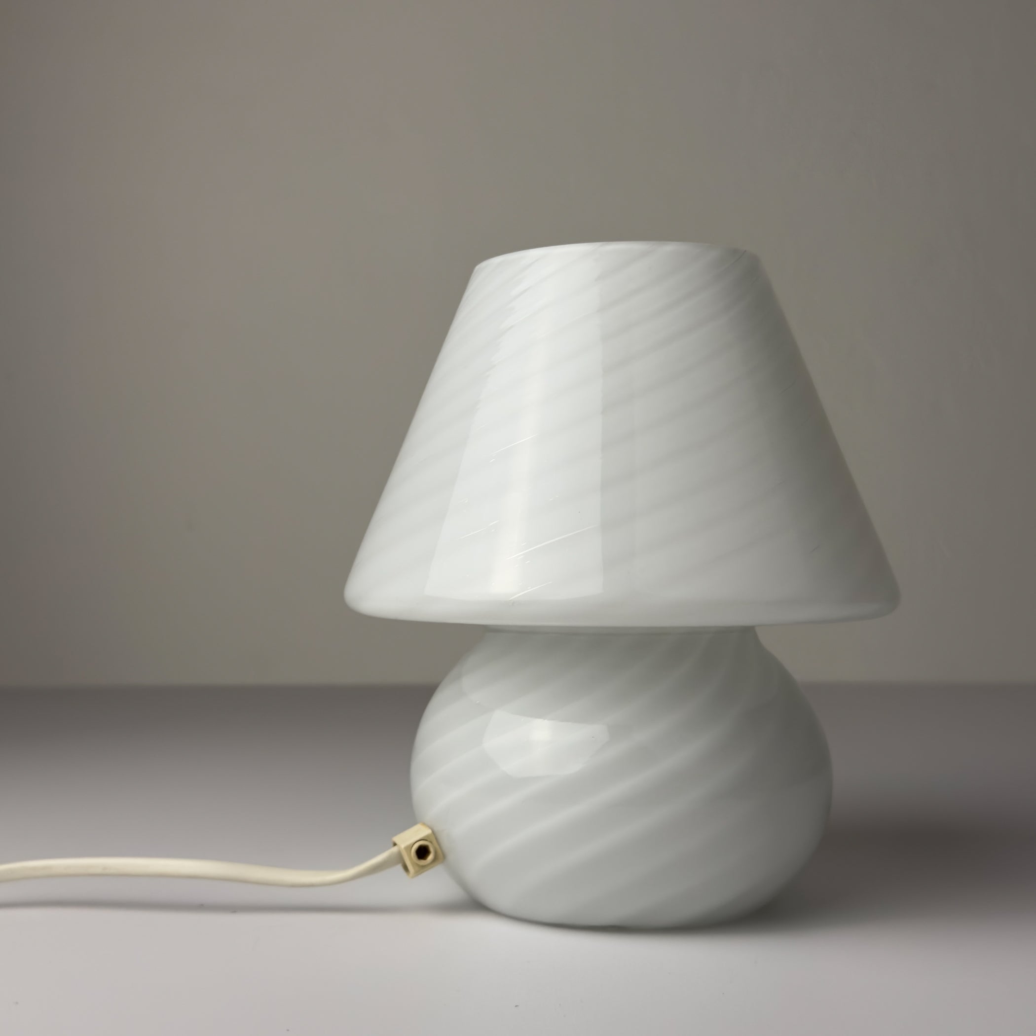 Original vintage swirl murano glass table lamp Mushroom, Italy 1970s