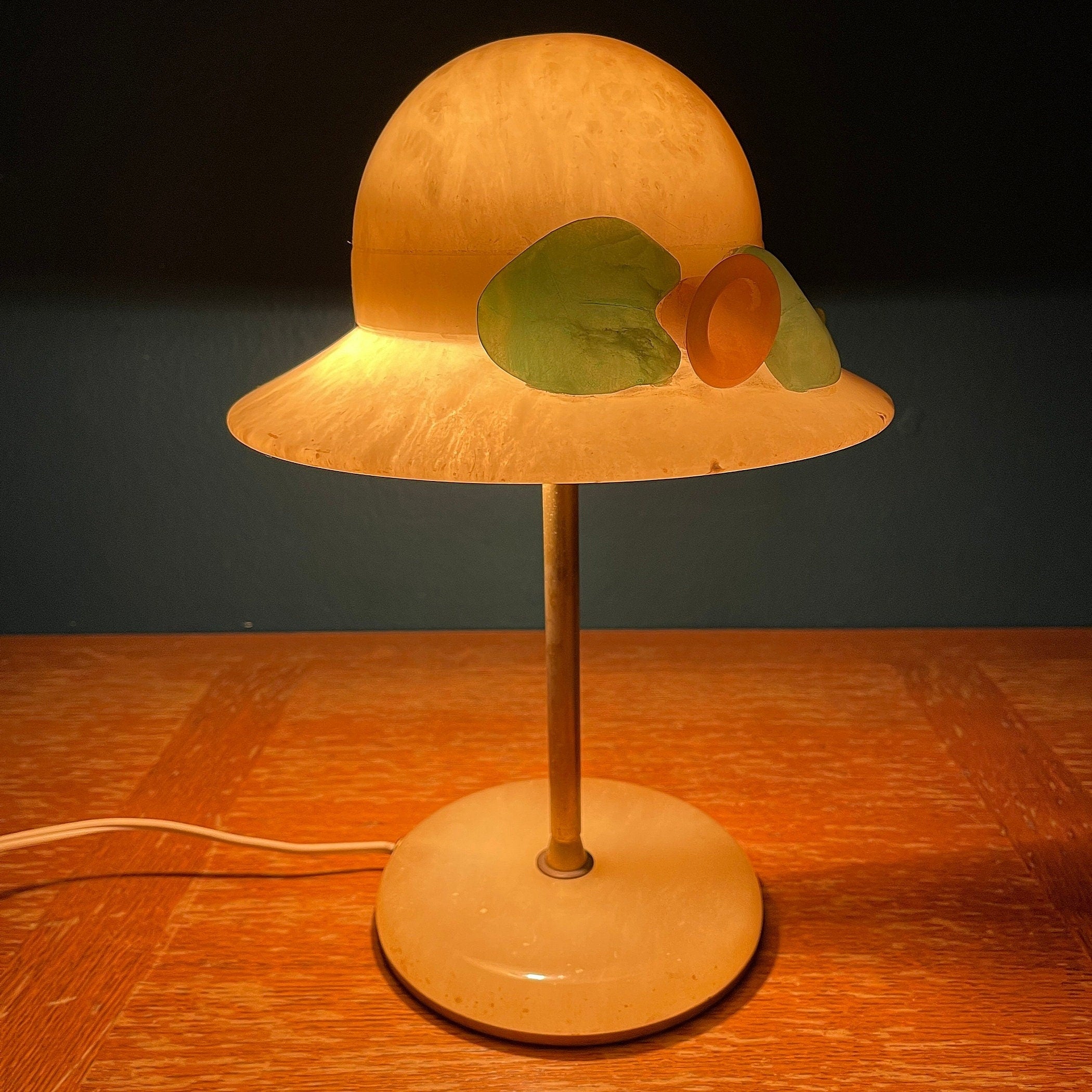 Vintage Alabaster Lady Hat Table Lamp - 1970s Italian Lighting