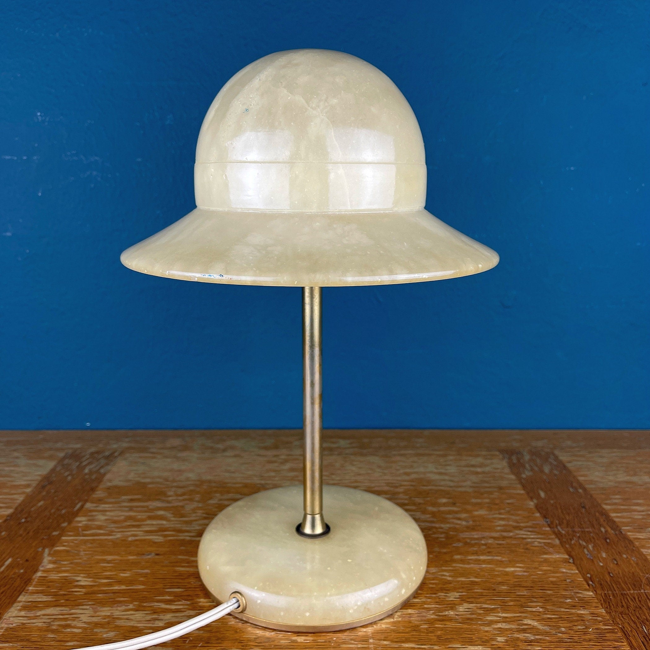 Vintage Alabaster Lady Hat Table Lamp - 1970s Italian Lighting