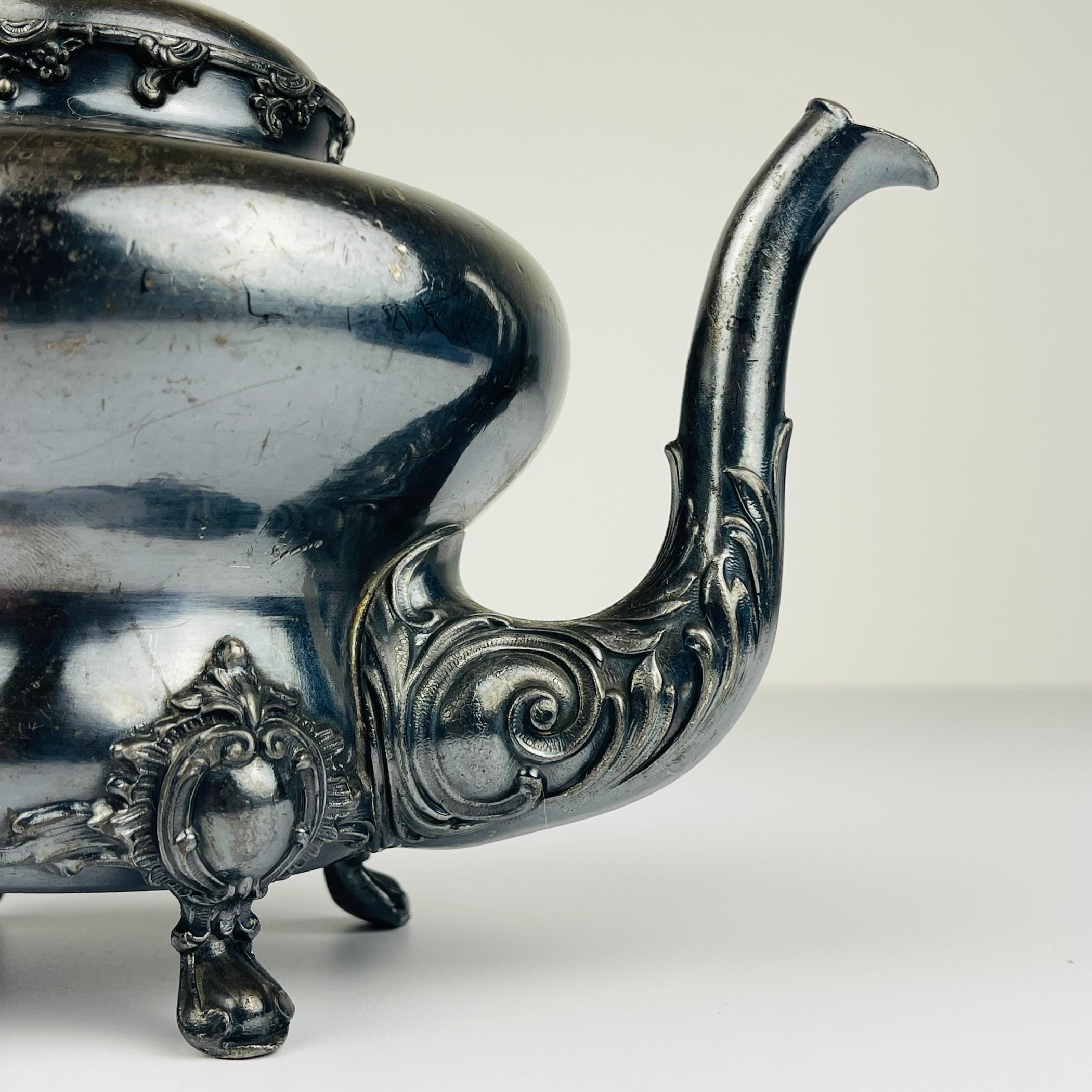 Antique silver plated teapot by Barbour Silver Company, USA, end of the 19th century