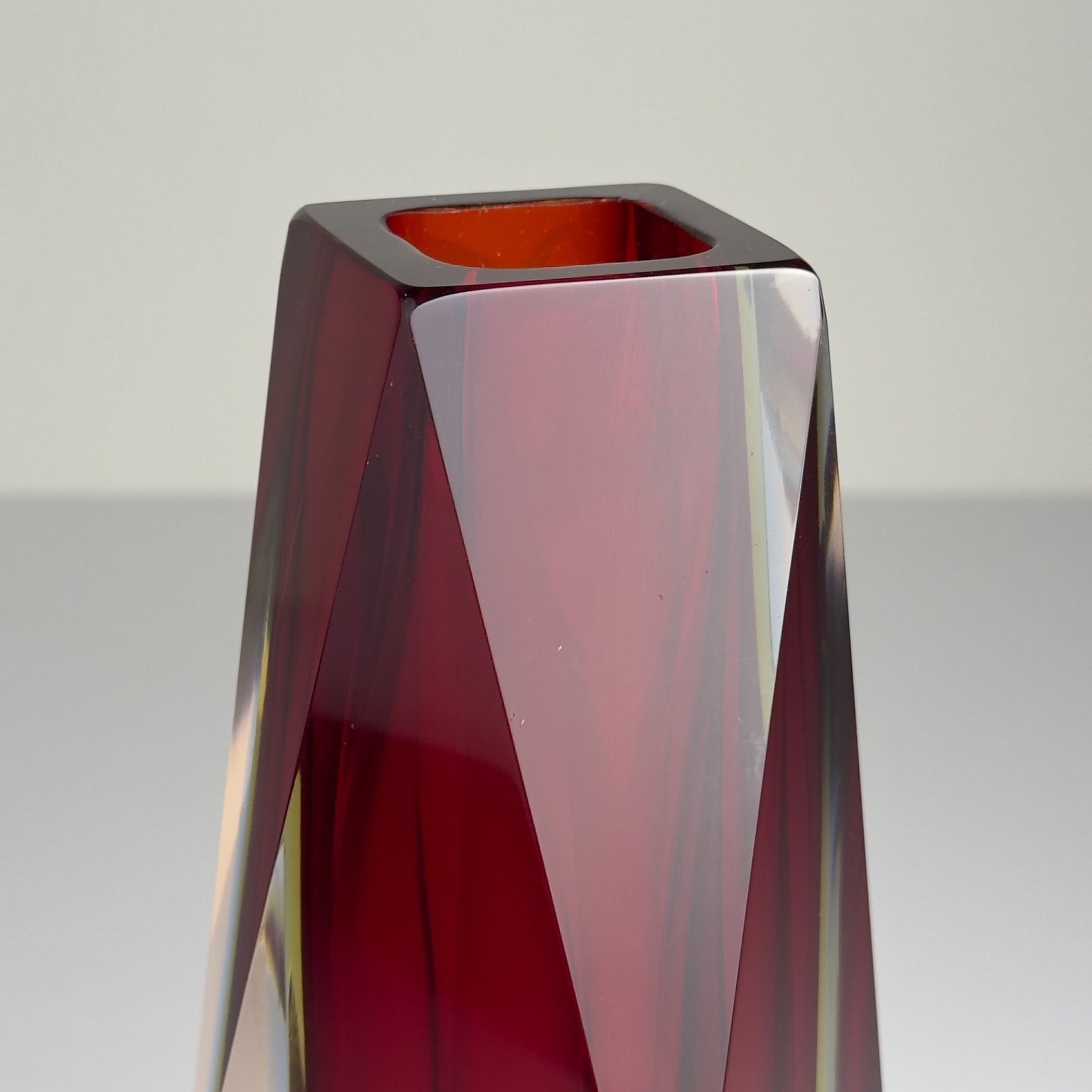 Sommerso red Murano glass vase, style Flavio Poli, Italy 1970s