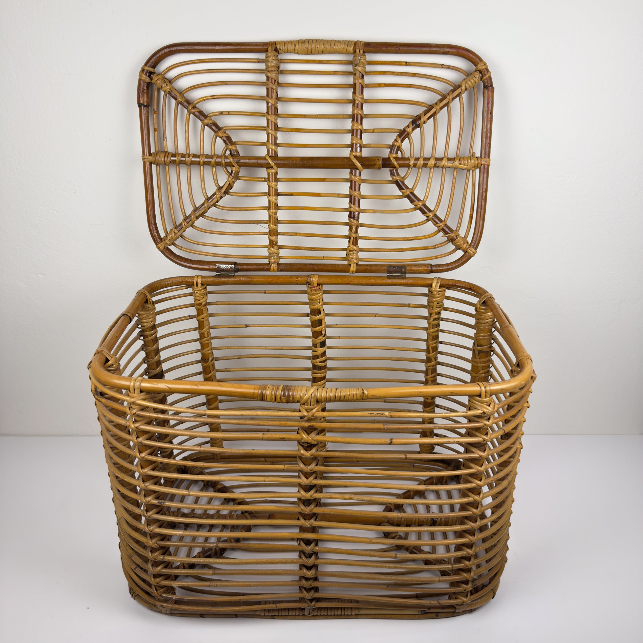 Vintage rattan basket, Italy 1960s