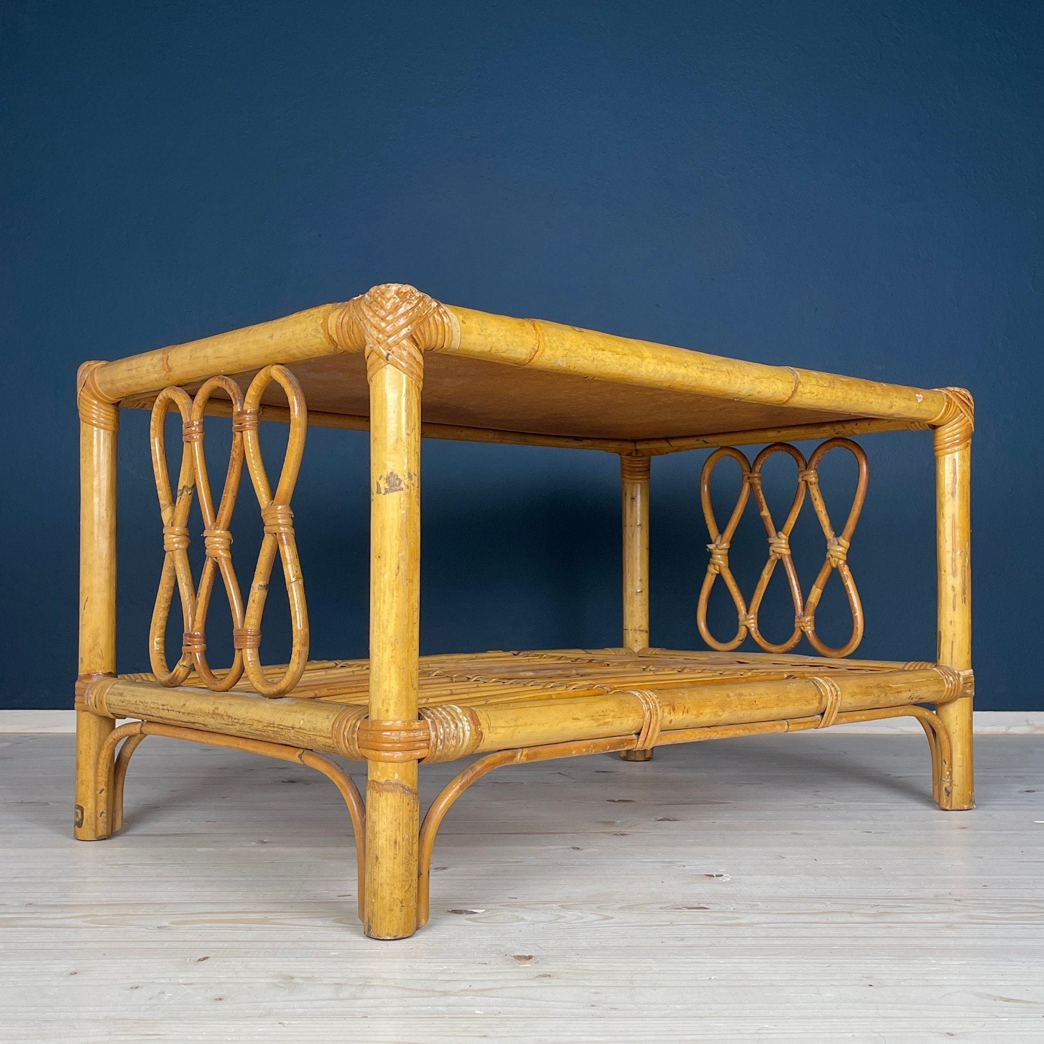 Vintage bamboo coffee table Italy 1970s mid-century rattan table Bamboo side table Retro home decor