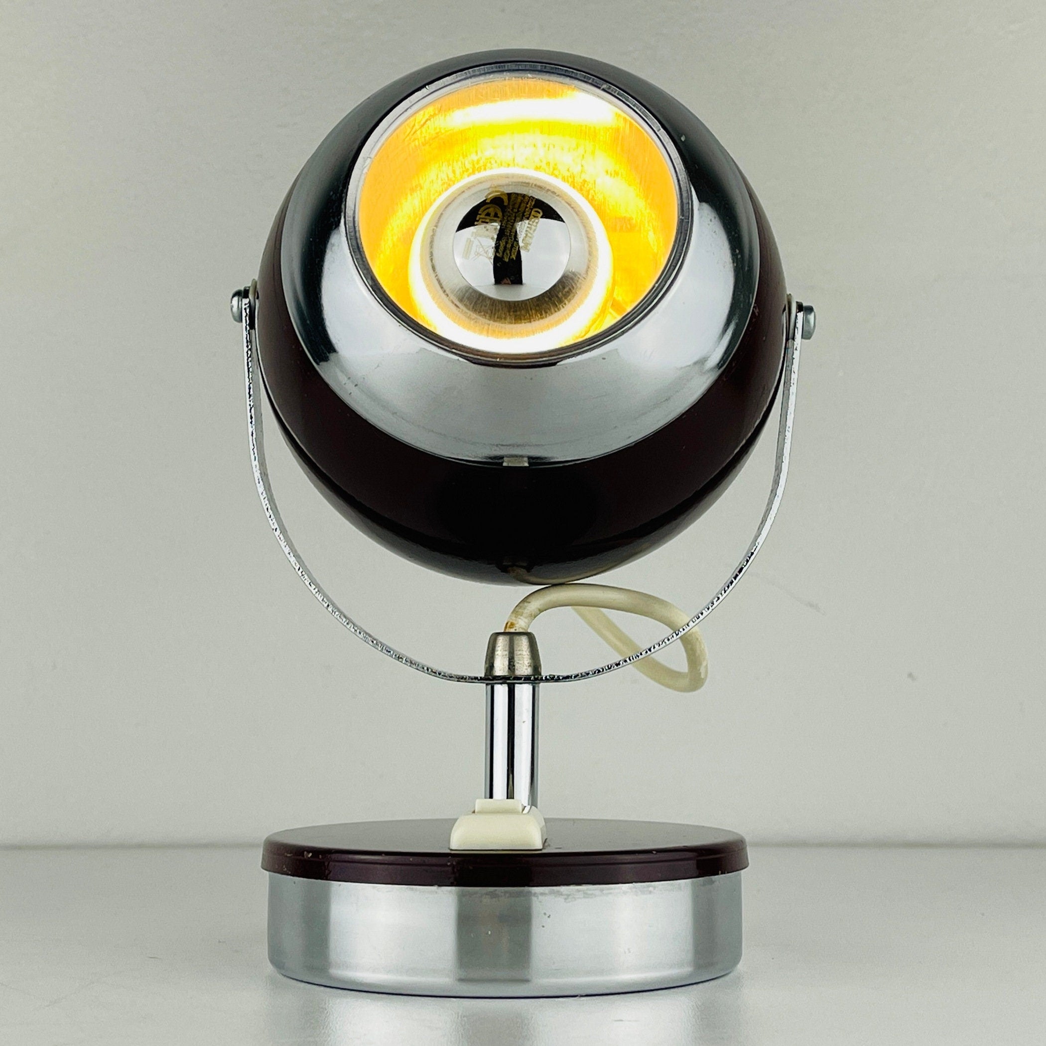 Mid-century cherry desk lamp Eyeball Italy 60s Retro lighting Space Age Atomic