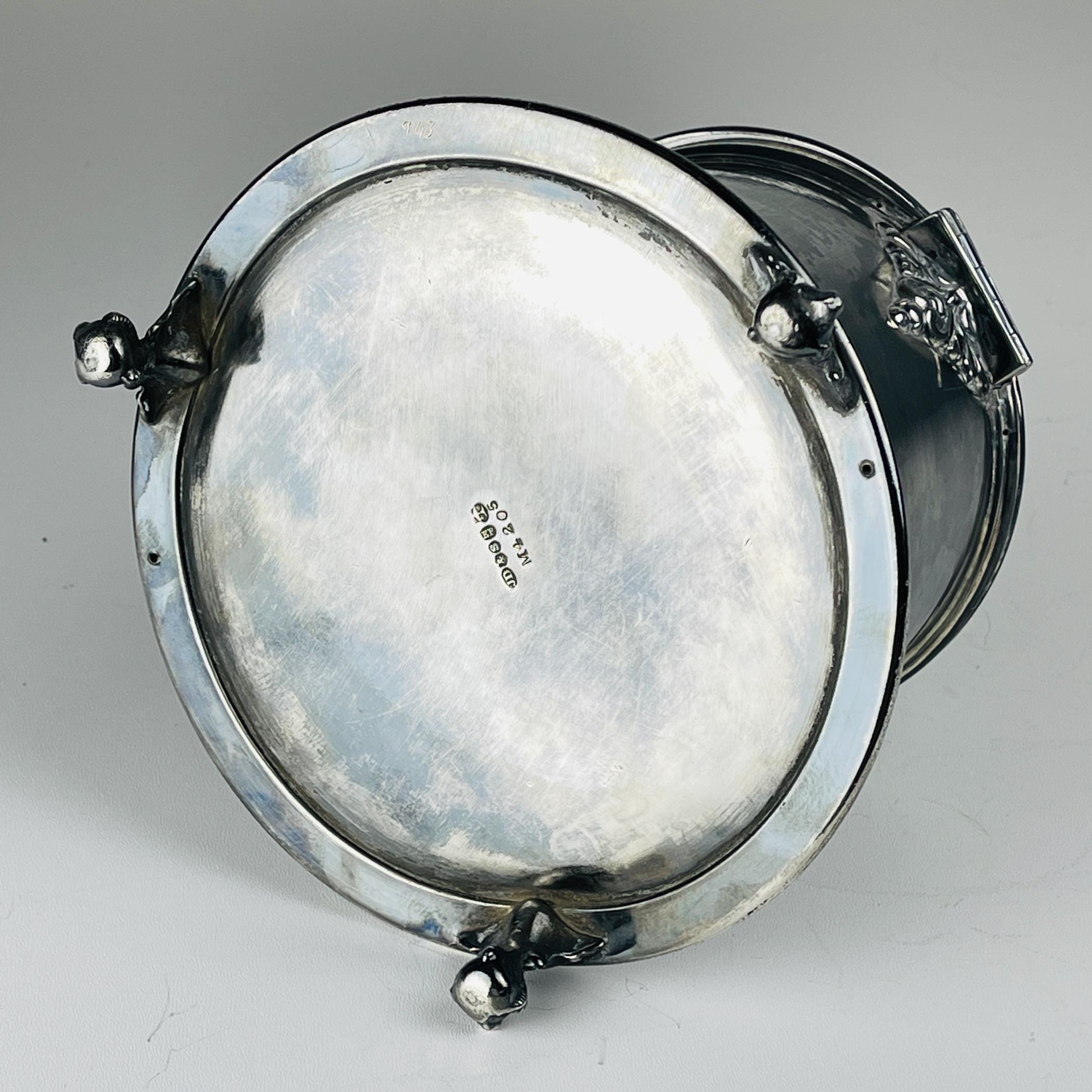 Original Antique silver plated biscuit box by James Deakin & Sons, Sheffield, England, 1890s