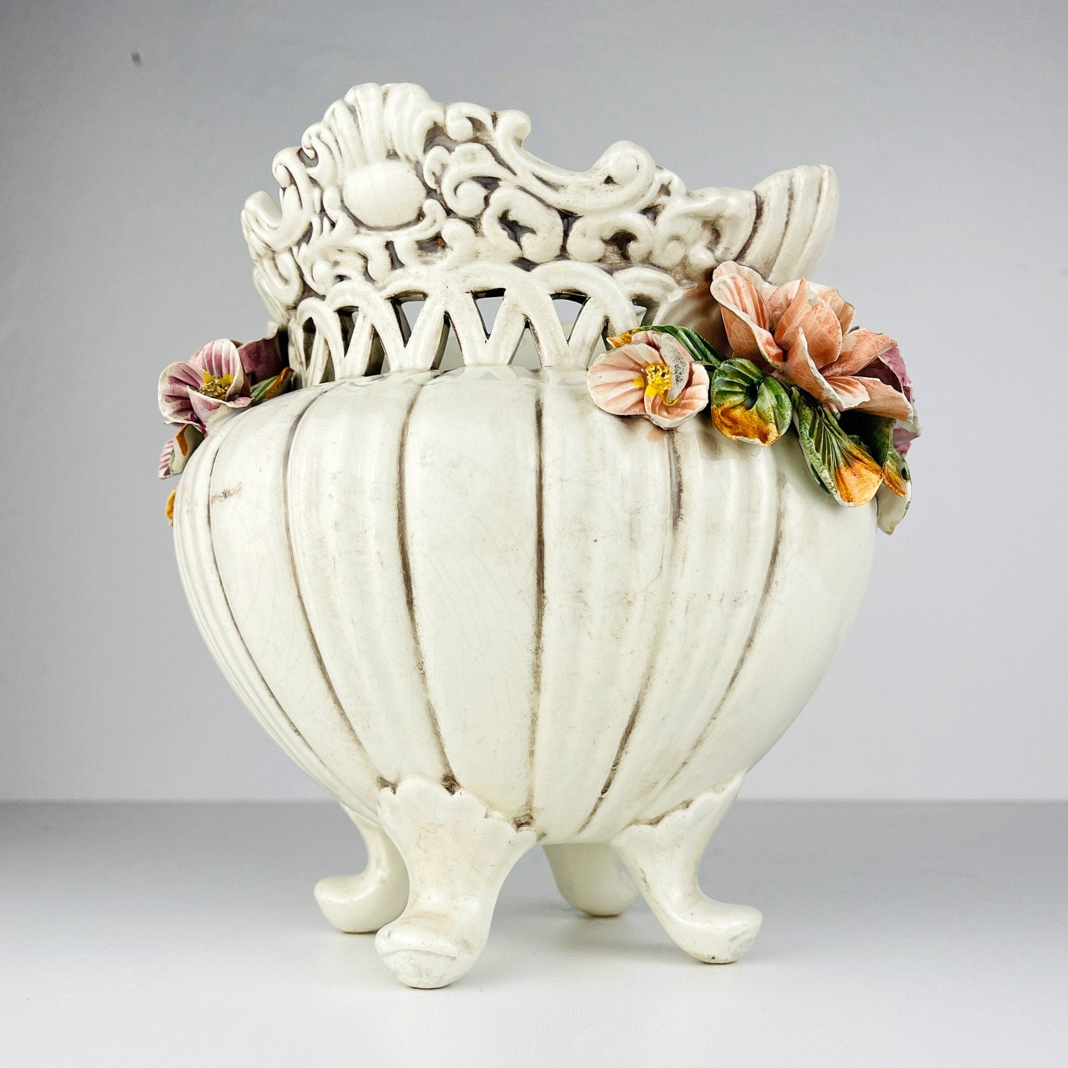Este ceramics vase with flowers Italy 1950s Vintage home decor Porcelan flowers