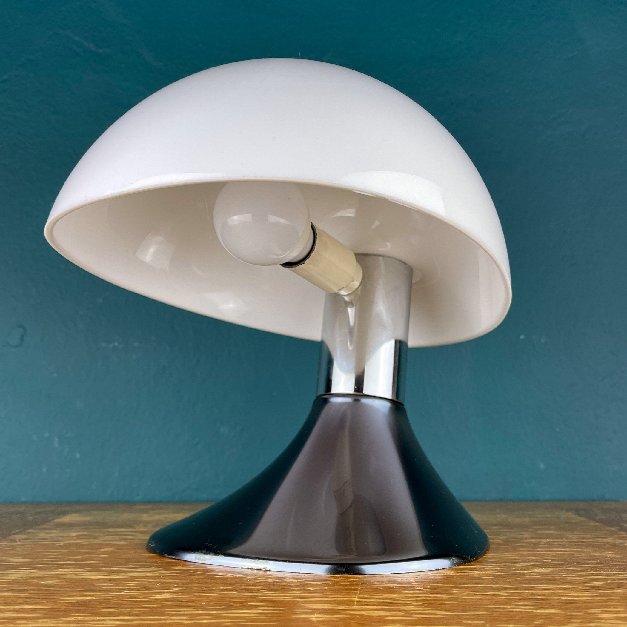 Table lamp Cobra by Harvey Guzzini Italy 1960s Mid-century modern Italian lighting