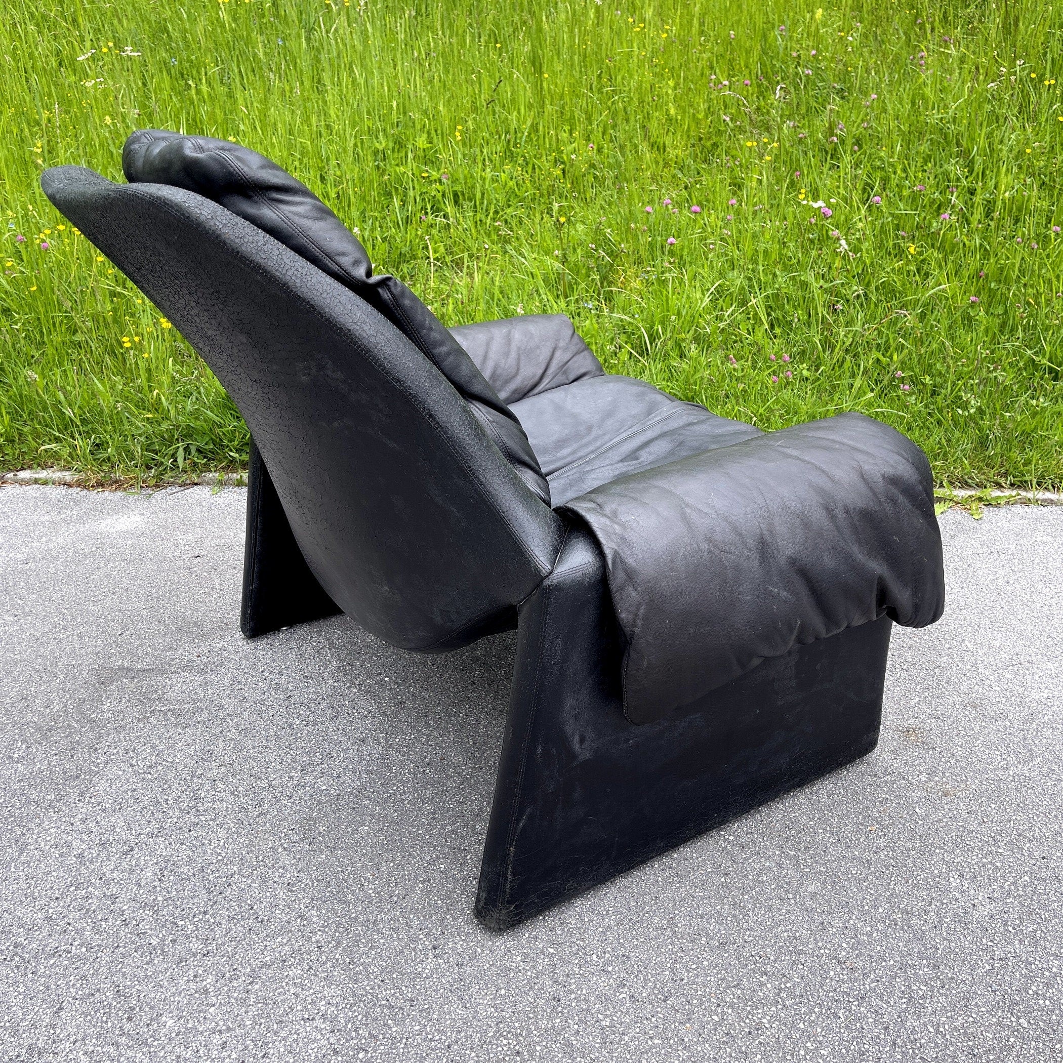 P60 lounge black chair by Vittorio Introini for Saporiti Italy 1960s
