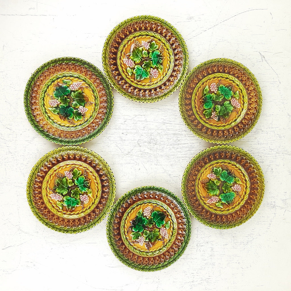 Villeroy & Boch Majolica Plate: 70s Retro Grape Decor