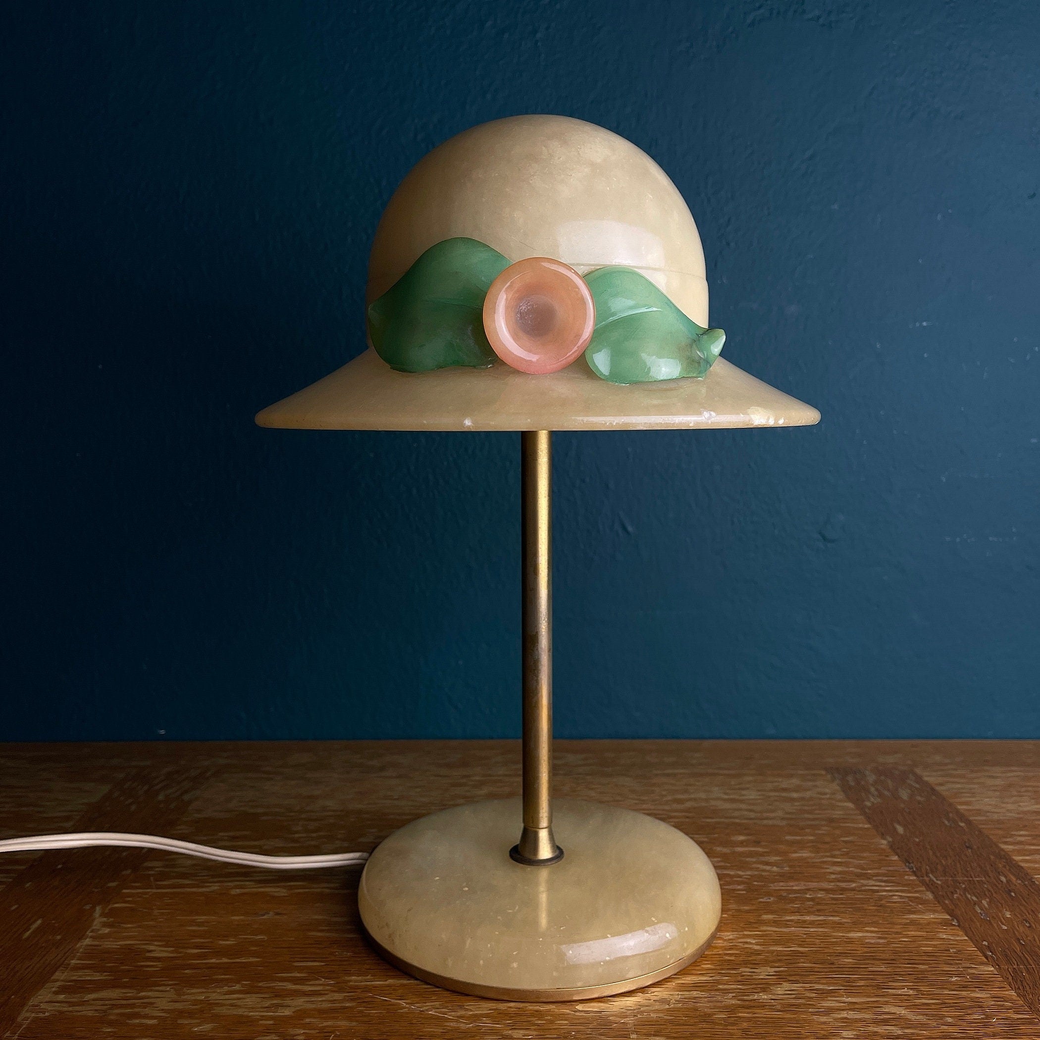 Vintage Alabaster Lady Hat Table Lamp - 1970s Italian Lighting