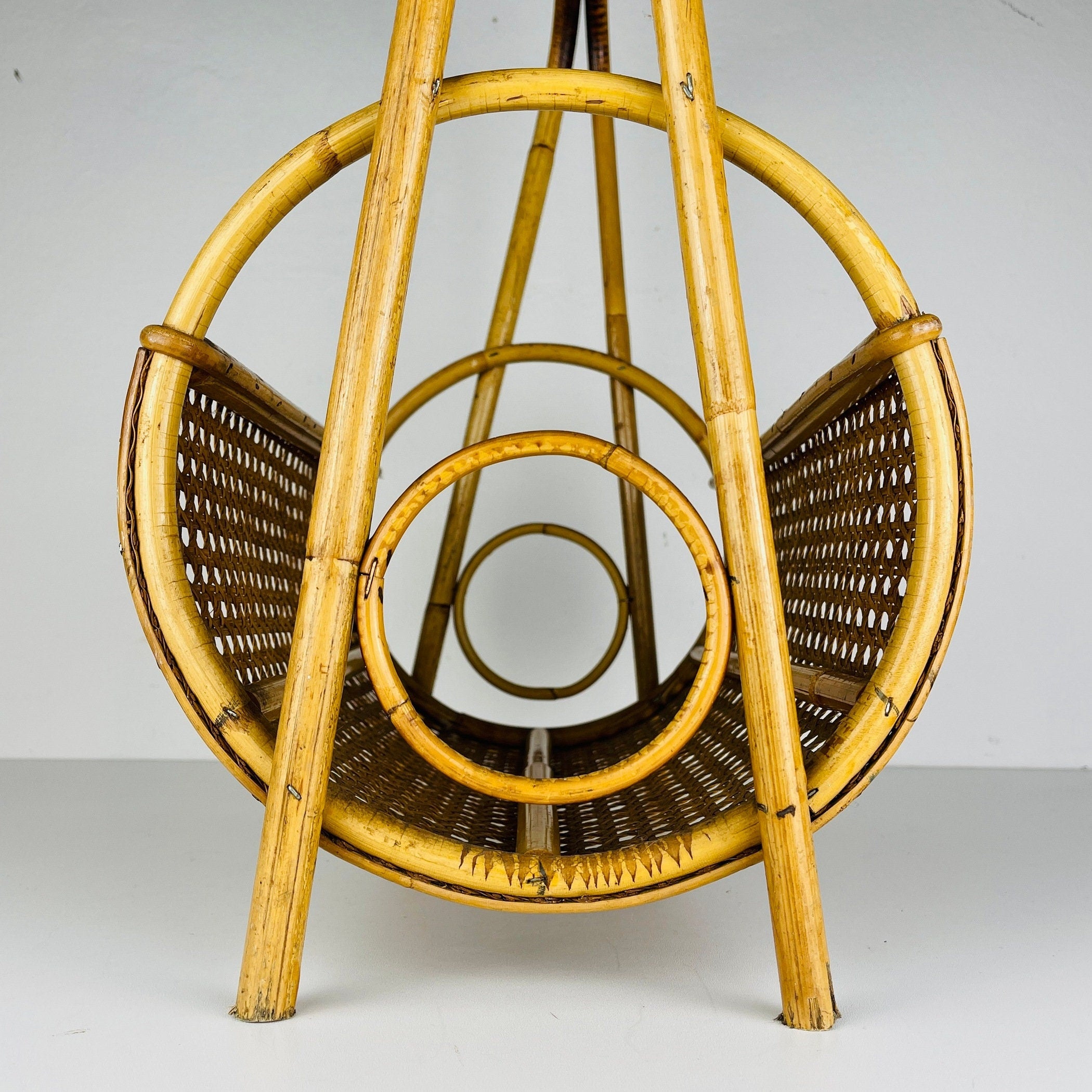 Vintage bamboo and Vienna straw magazine rack, Italy 1960s / Mid-century modern home decor