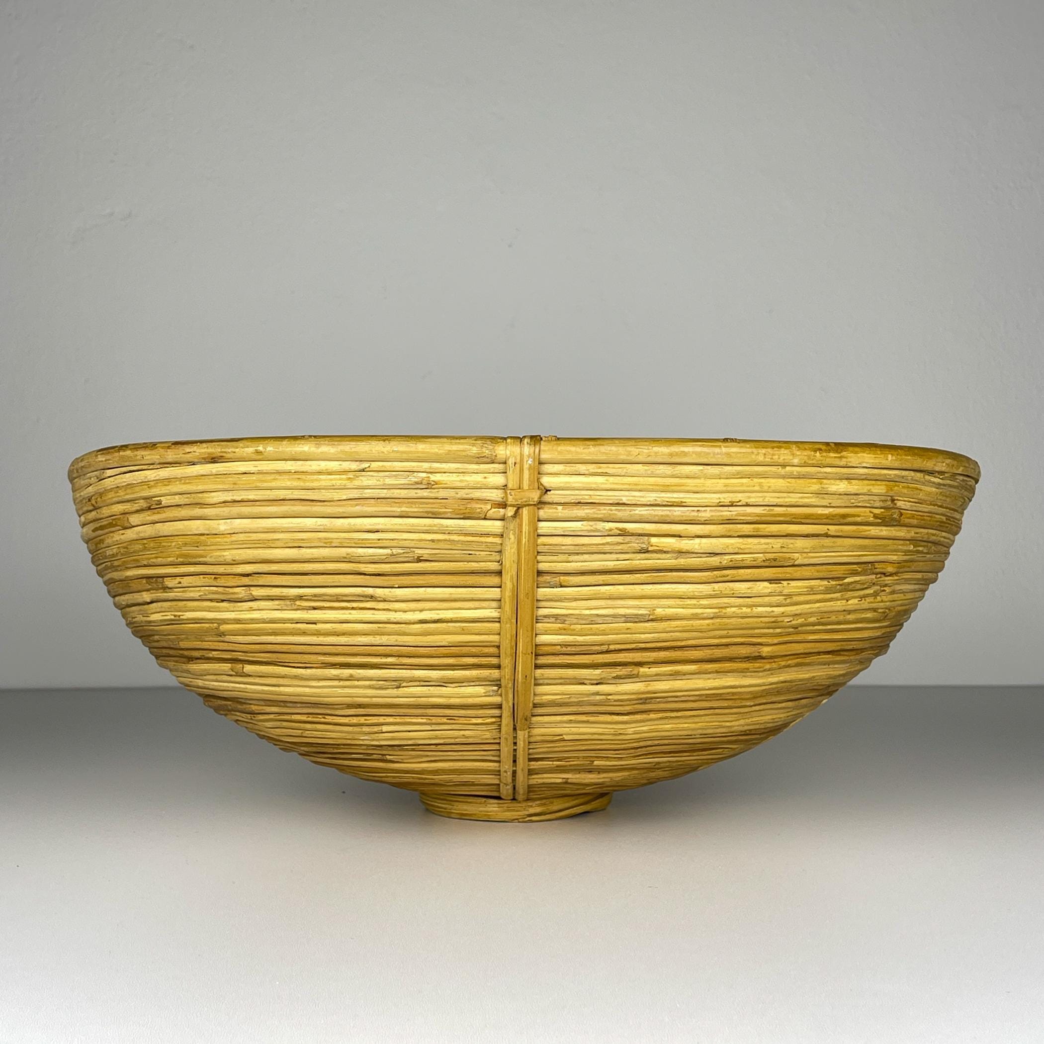 Large rattan bowl for fruits, Italy 1970s, Style Gabriella Crespi, Vintage home decor