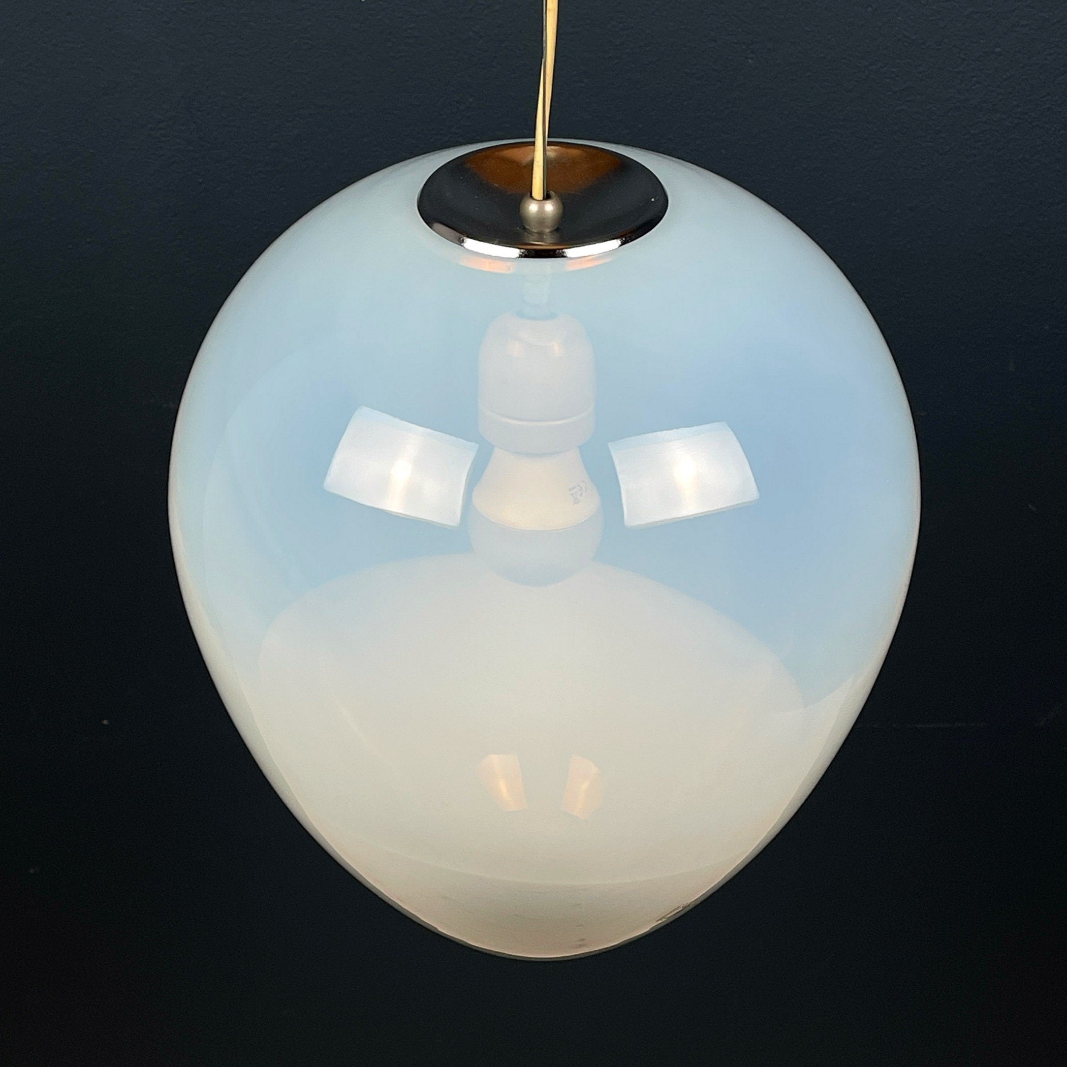 Murano pendant lamp Egg by Leucos, Italy 1960s Mid-century italian modern lighting
