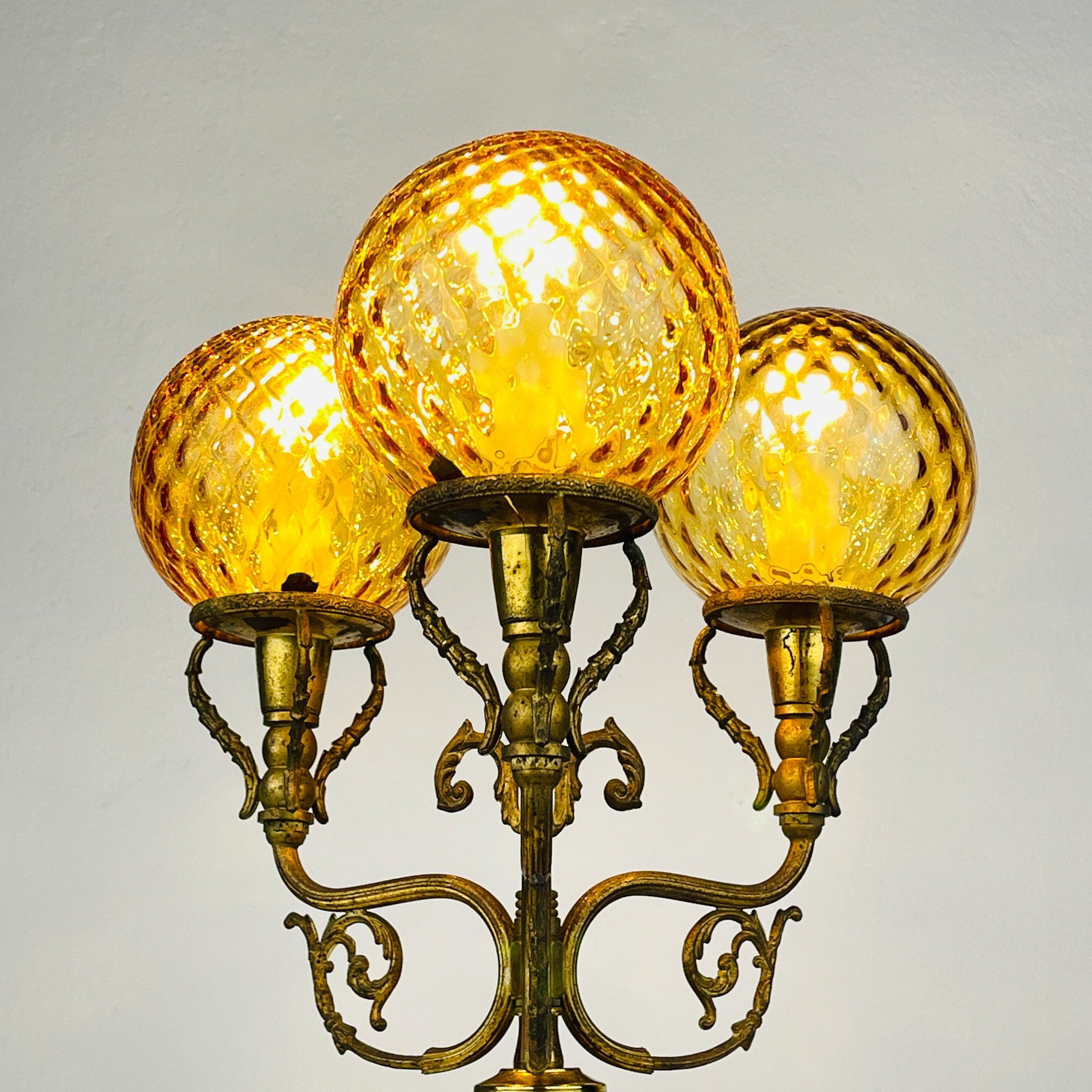 Antique 3 arm table lamp Hunting by C. Florentine, Italy 1950s, Vintage home decor