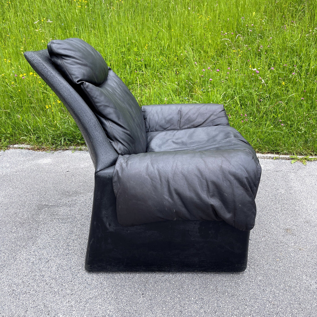 P60 lounge black chair by Vittorio Introini for Saporiti Italy 1960s