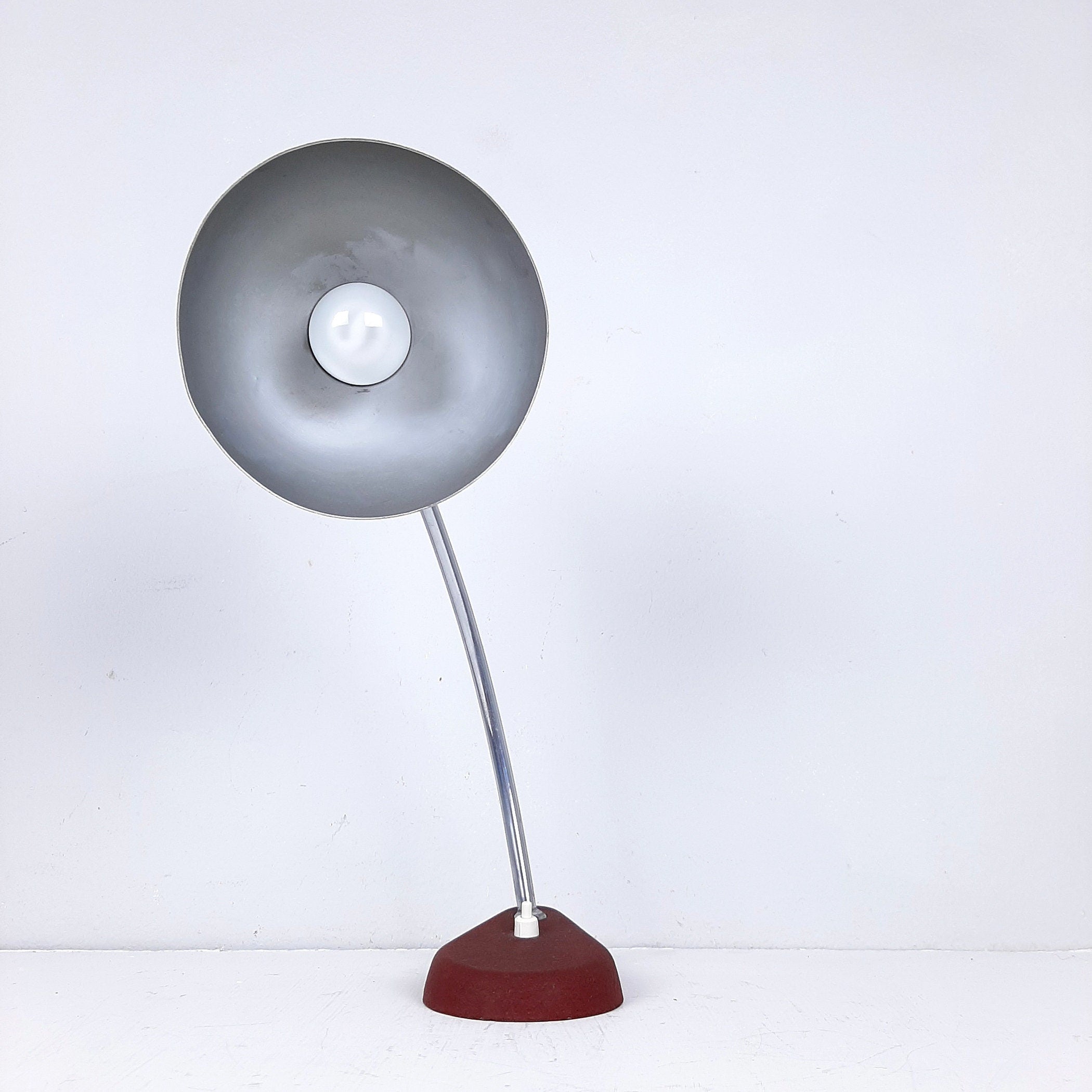 Vintage Burgundy Metal Desk Lamp: Italian Ministerial Lamp, 1950s
