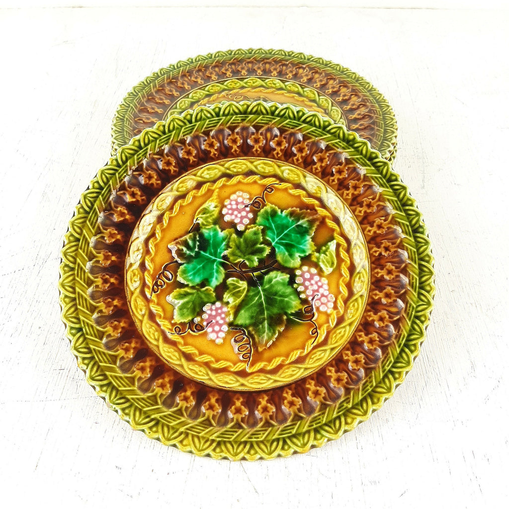 Villeroy & Boch Majolica Plate: 70s Retro Grape Decor